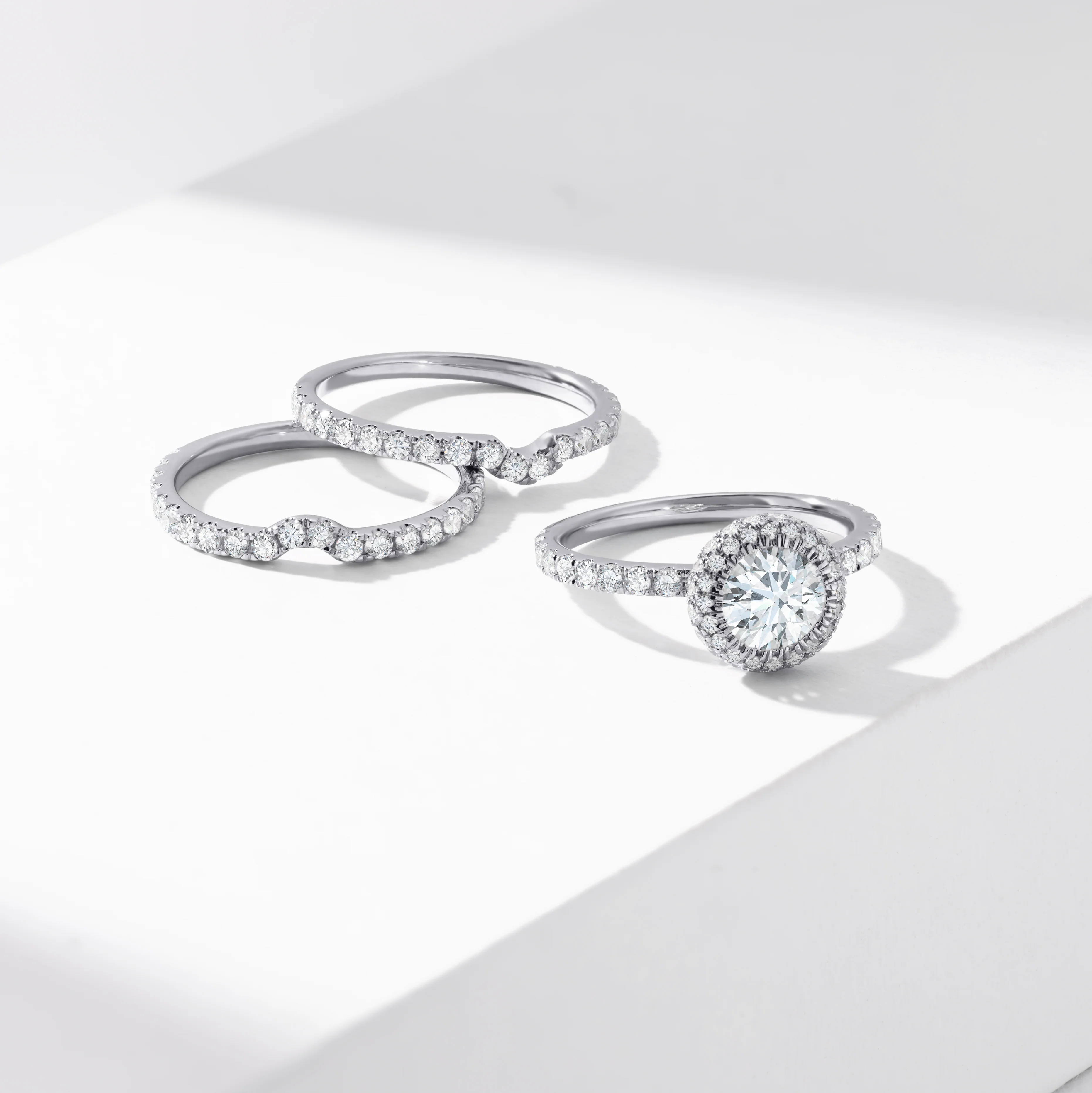1.0ct Round Brilliant Diamond With Halo And Fine Claw Set Shoulders Bridal Set 2.35tdw - Image 3