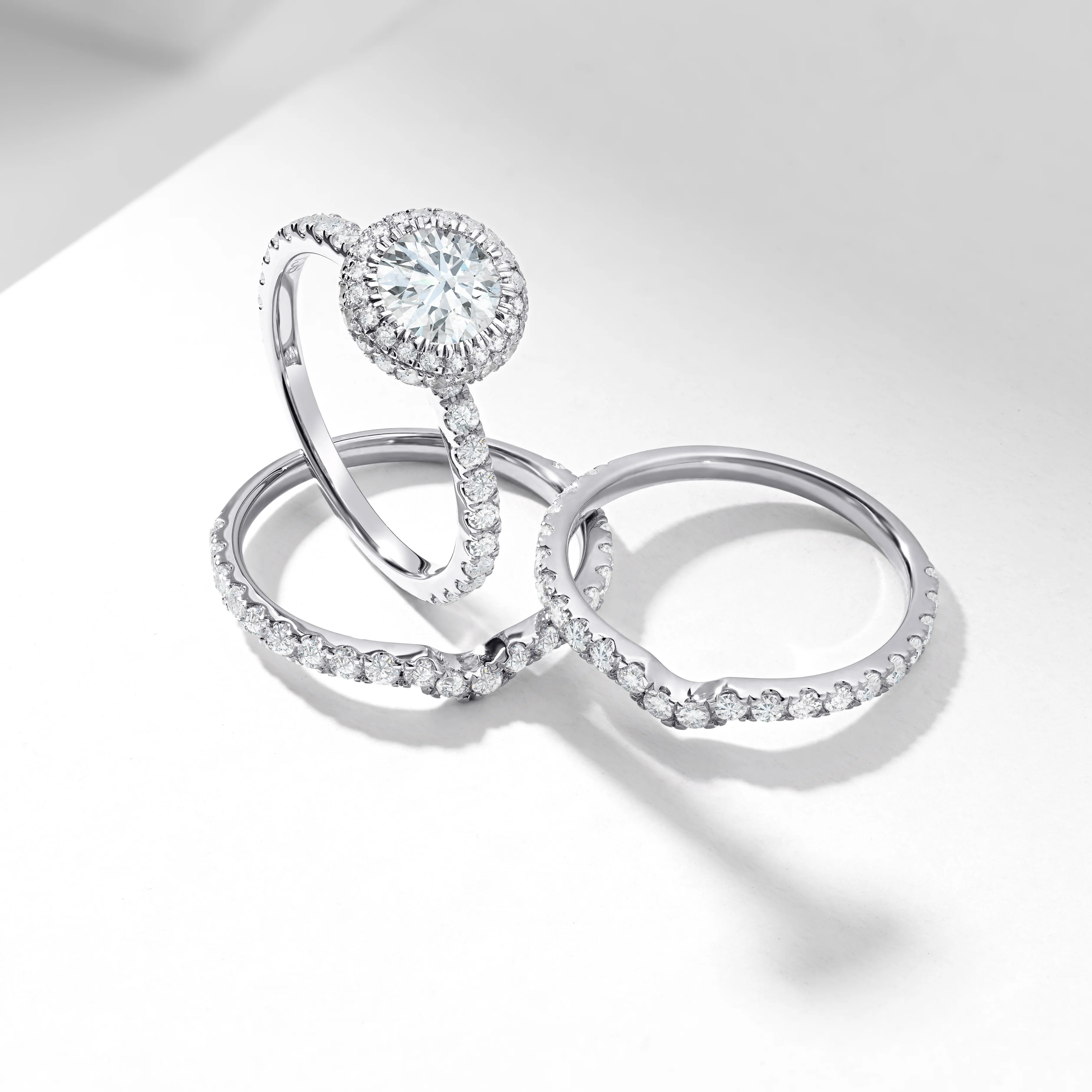 1.0ct Round Brilliant Diamond With Halo And Fine Claw Set Shoulders Bridal Set 2.35tdw - Image 4