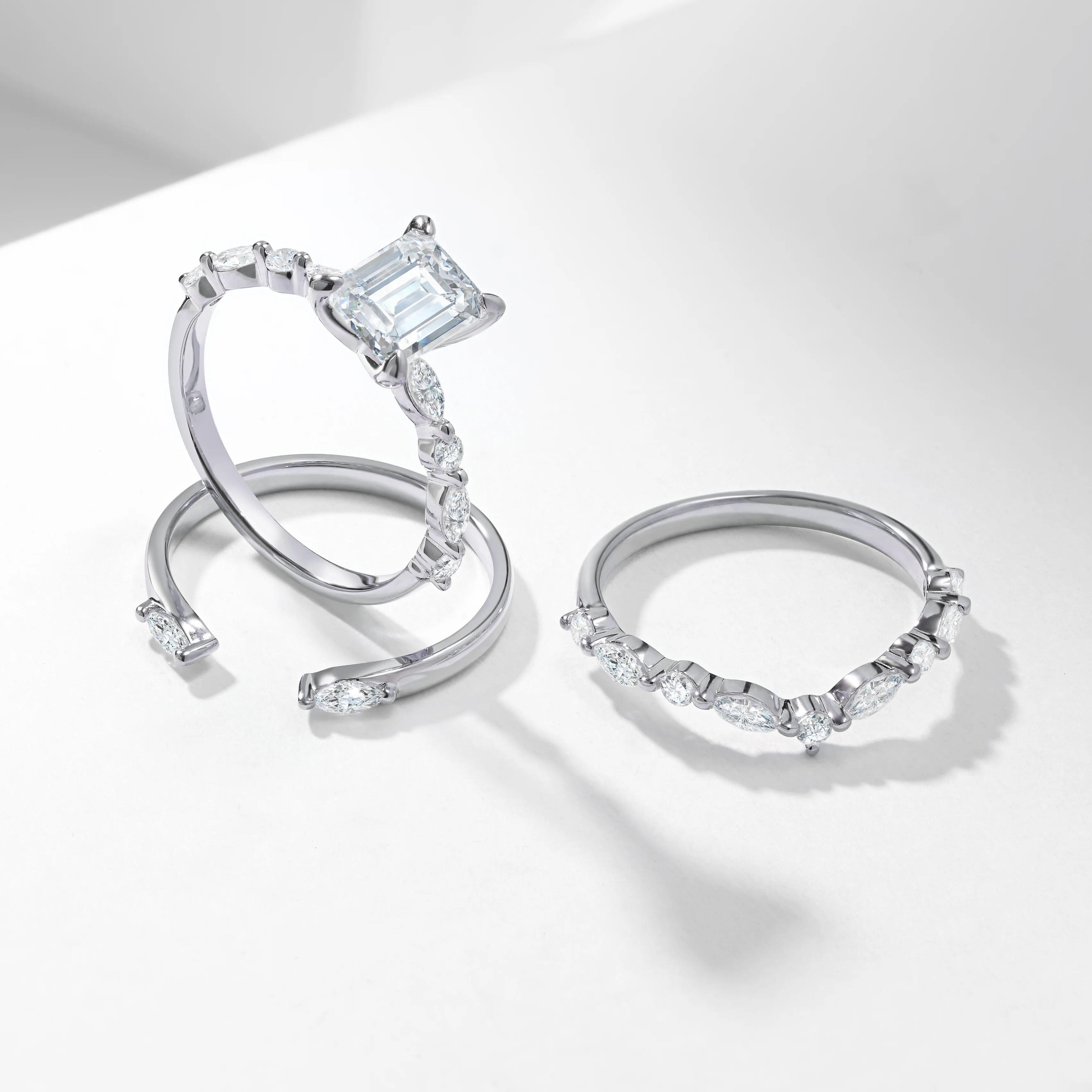 1.5ct Radiant Diamond Solitaire With Marquise And Round Brilliant Shoulder Contour And Open Gap Bridal Set 2.0tdw - Image 5