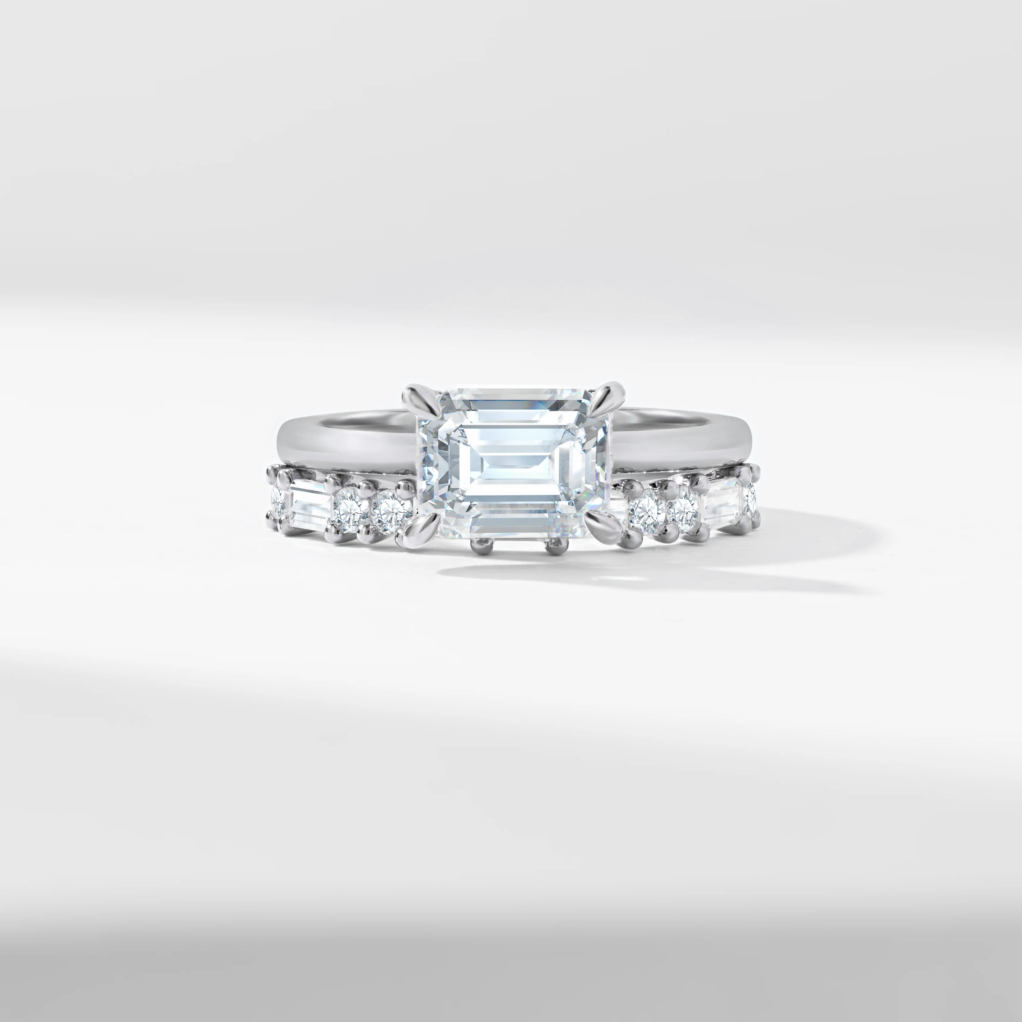 1.75ct East West Emerald Cut Lab Diamond Solitaire With Baguette And Round Brilliant Diamond Bridal Set 2.40tdw - Image 7