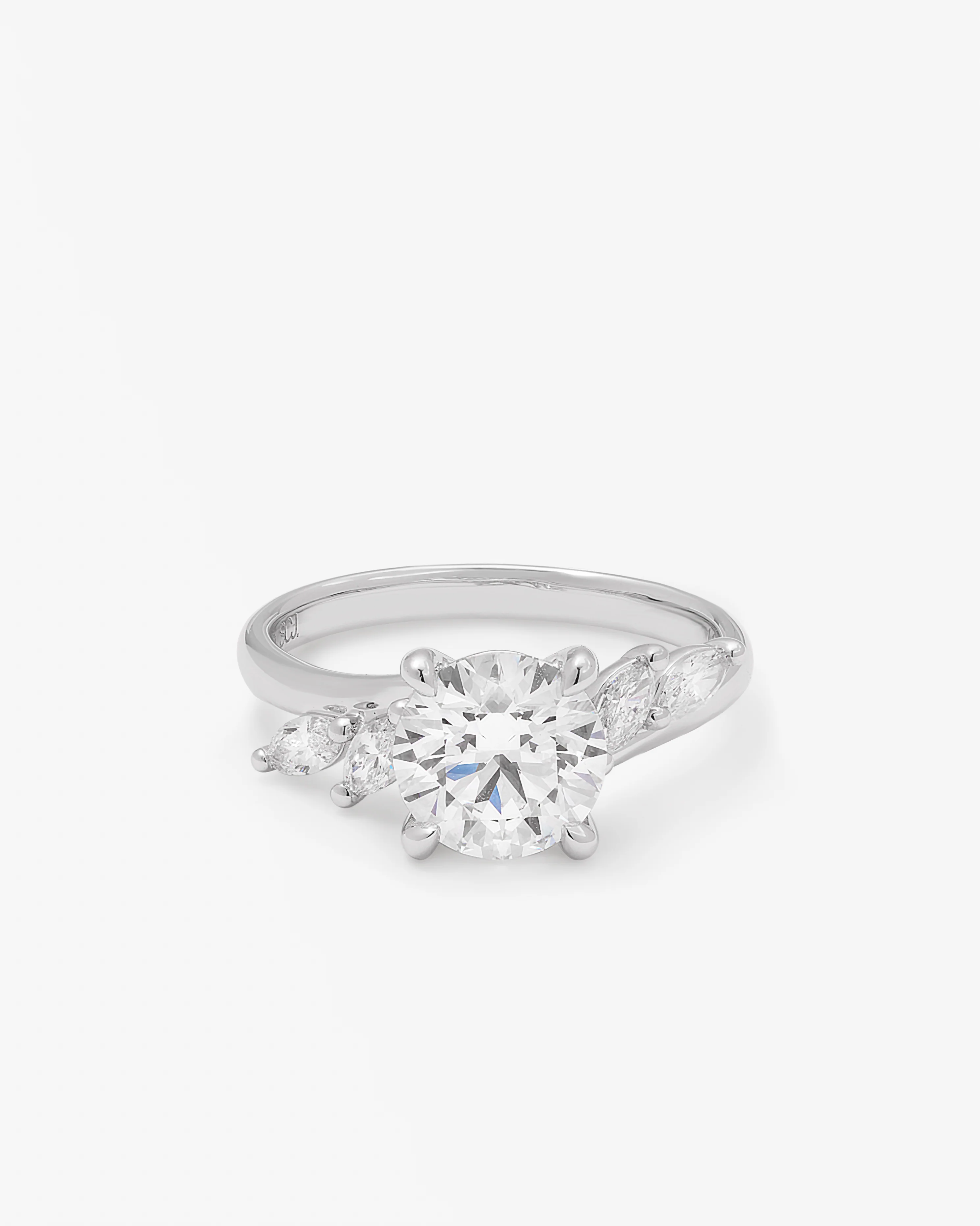 18K White Gold 2.0ct Brilliant Lab Diamond Centre With Marquise Shoulders Ring 2.30tdw - Image 3