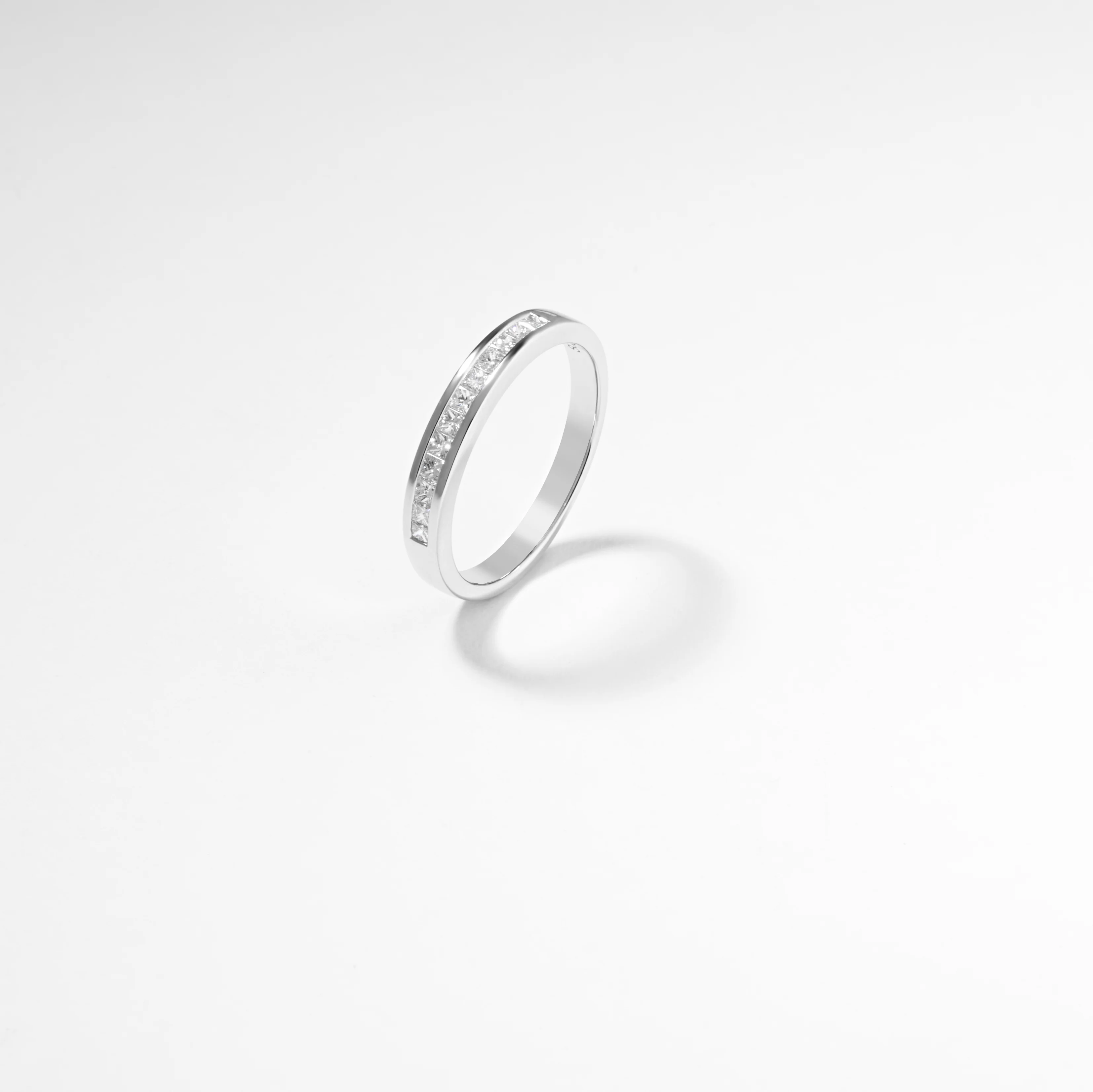 18K White Gold Princess Cut Diamond Channel Set Band 0.36tdw - Image 4