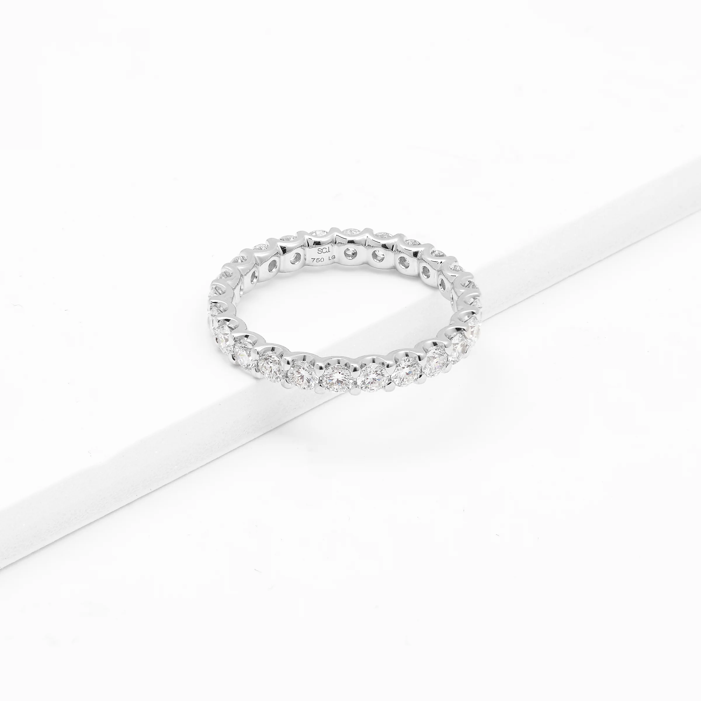 18K White Gold Round Brilliant Lab Diamond Floating Full Eternity Ring 1.72tdw - Image 3