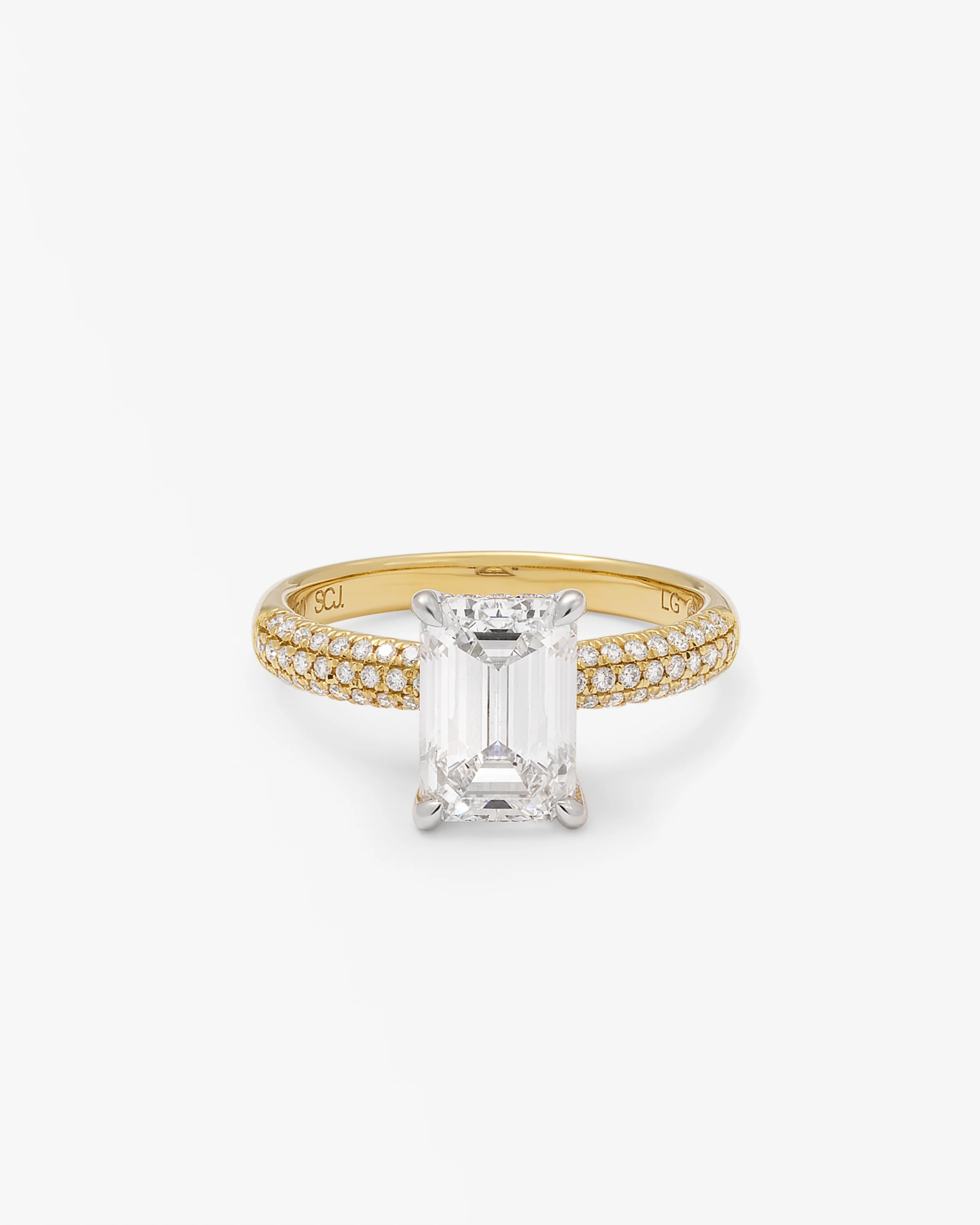 18K Yellow and White Gold 2.5ct Emerald Lab Diamond Solitaire With Diamond Set Pave Shoulders And Gallery Ring 2.8tdw - Image 3
