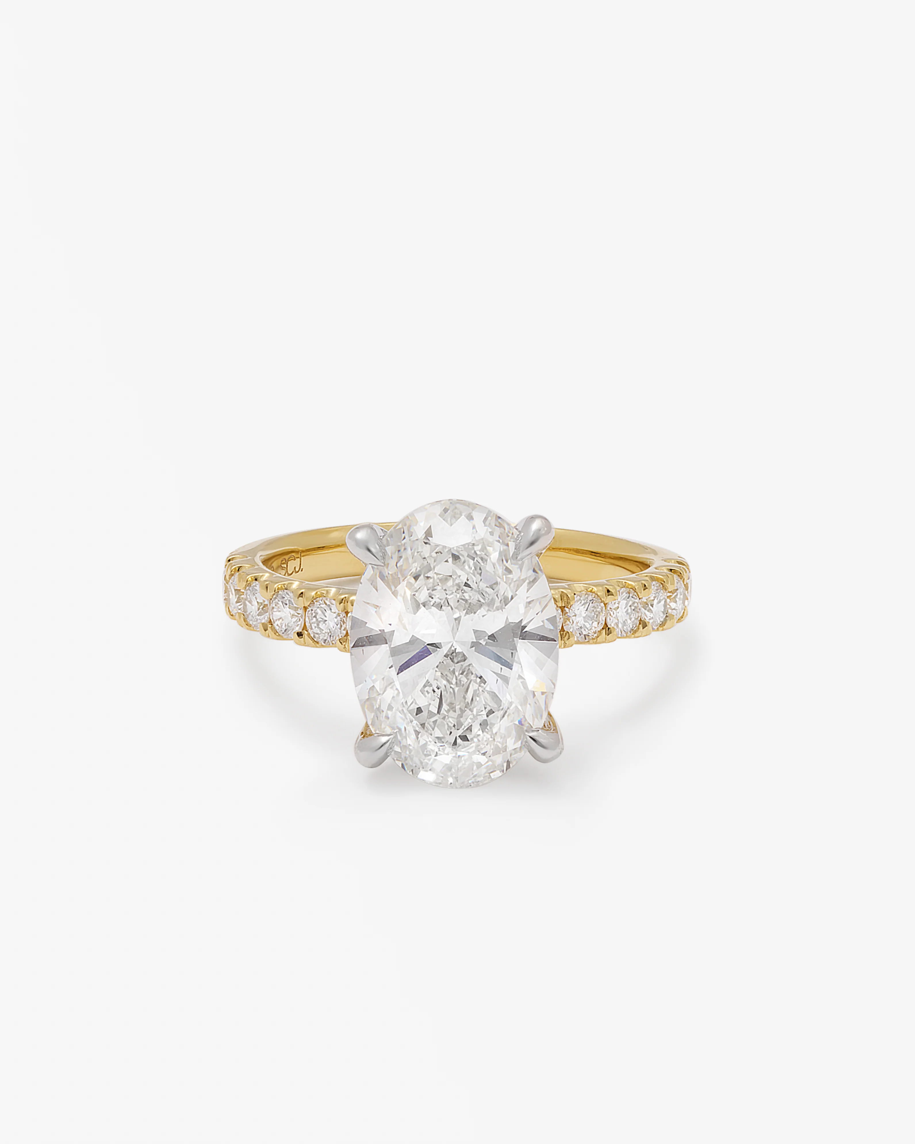 18K Yellow And White Gold 4.0ct Oval Lab Diamond Centre With Brilliant Lab Diamond Claw Set Shoulders Ring 4.5tdw - Image 3