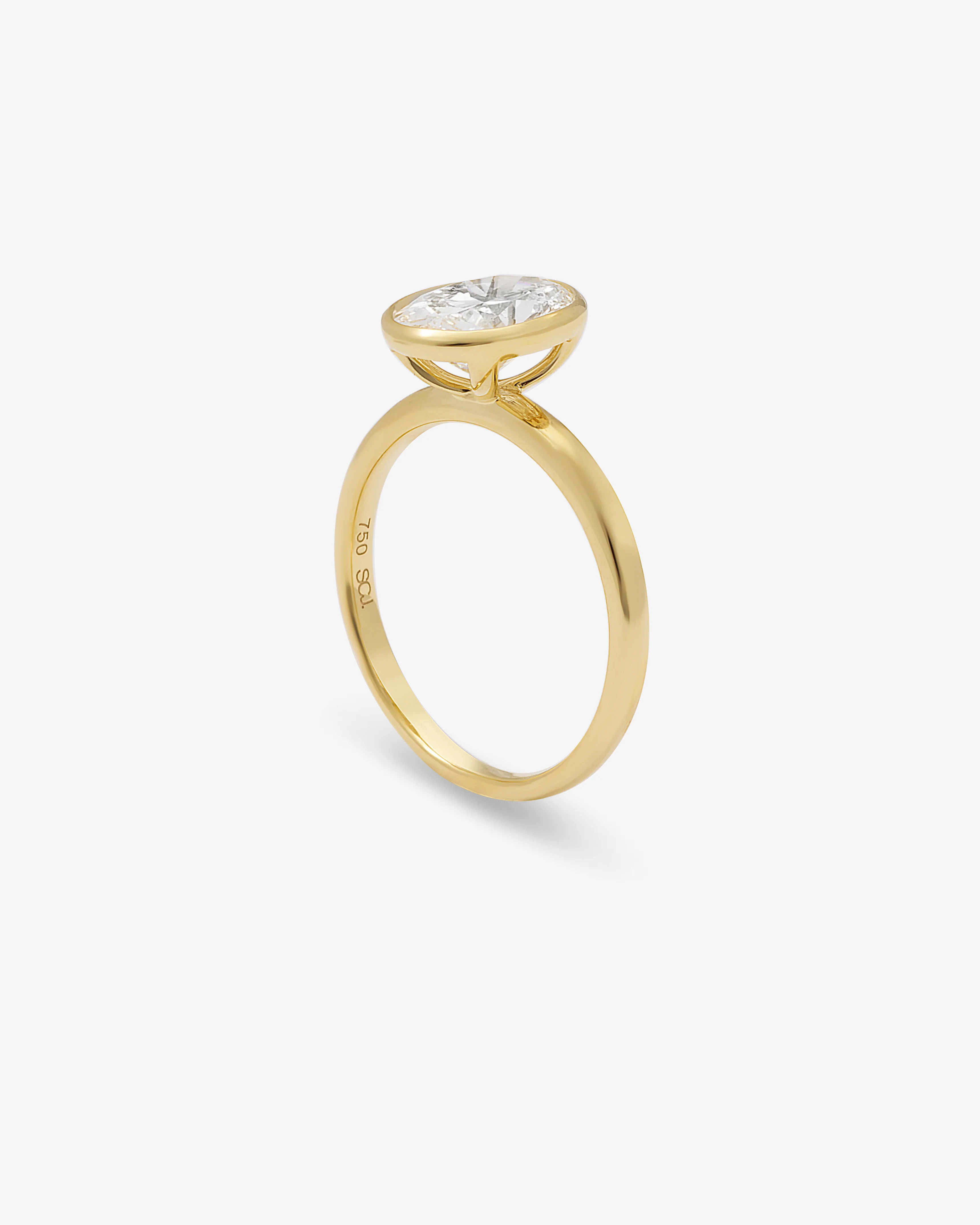 18K Yellow Gold 2.0ct Oval Lab Diamond Bezel Set Ring - Image 3