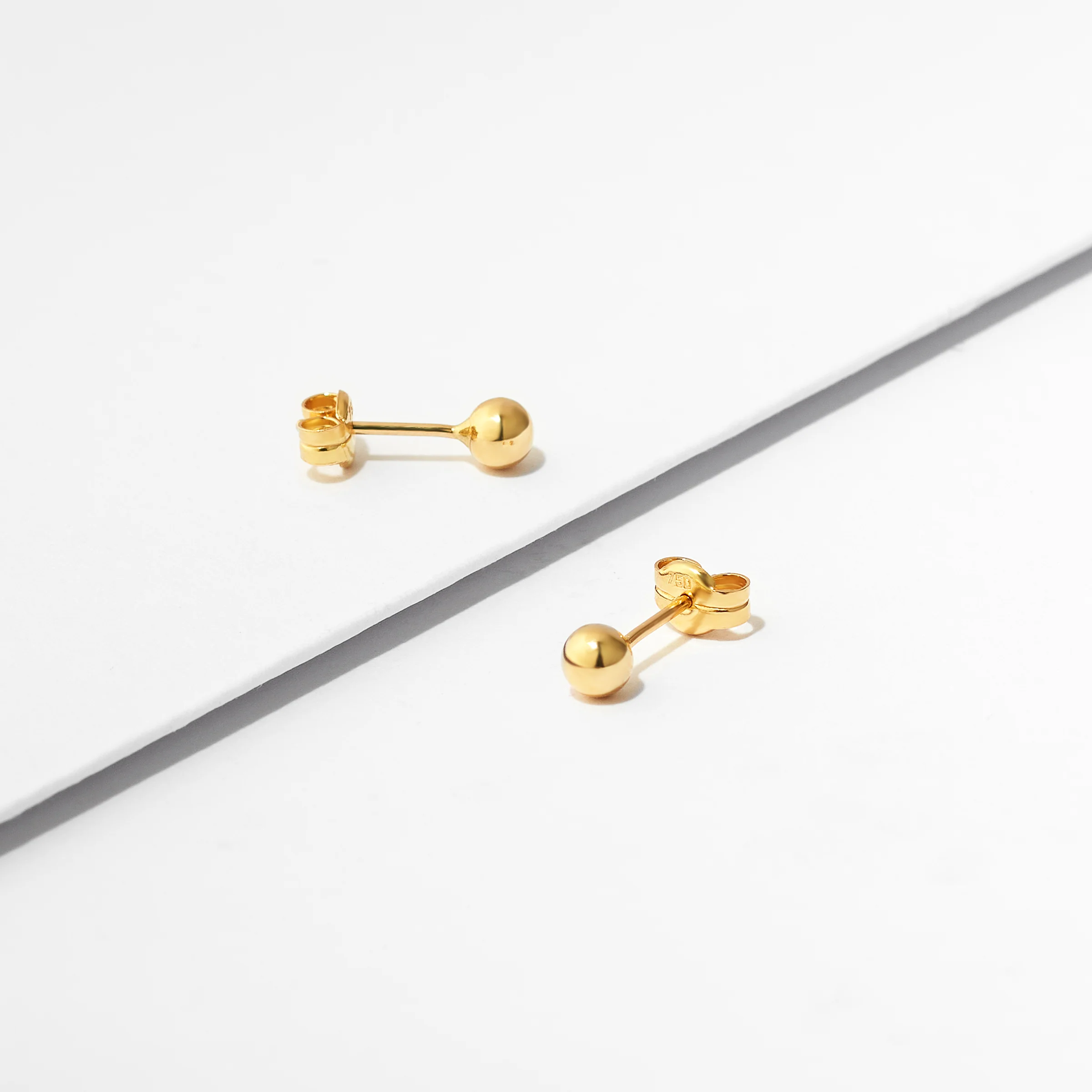 18K Yellow Gold Ball Stud Earrings - Image 2