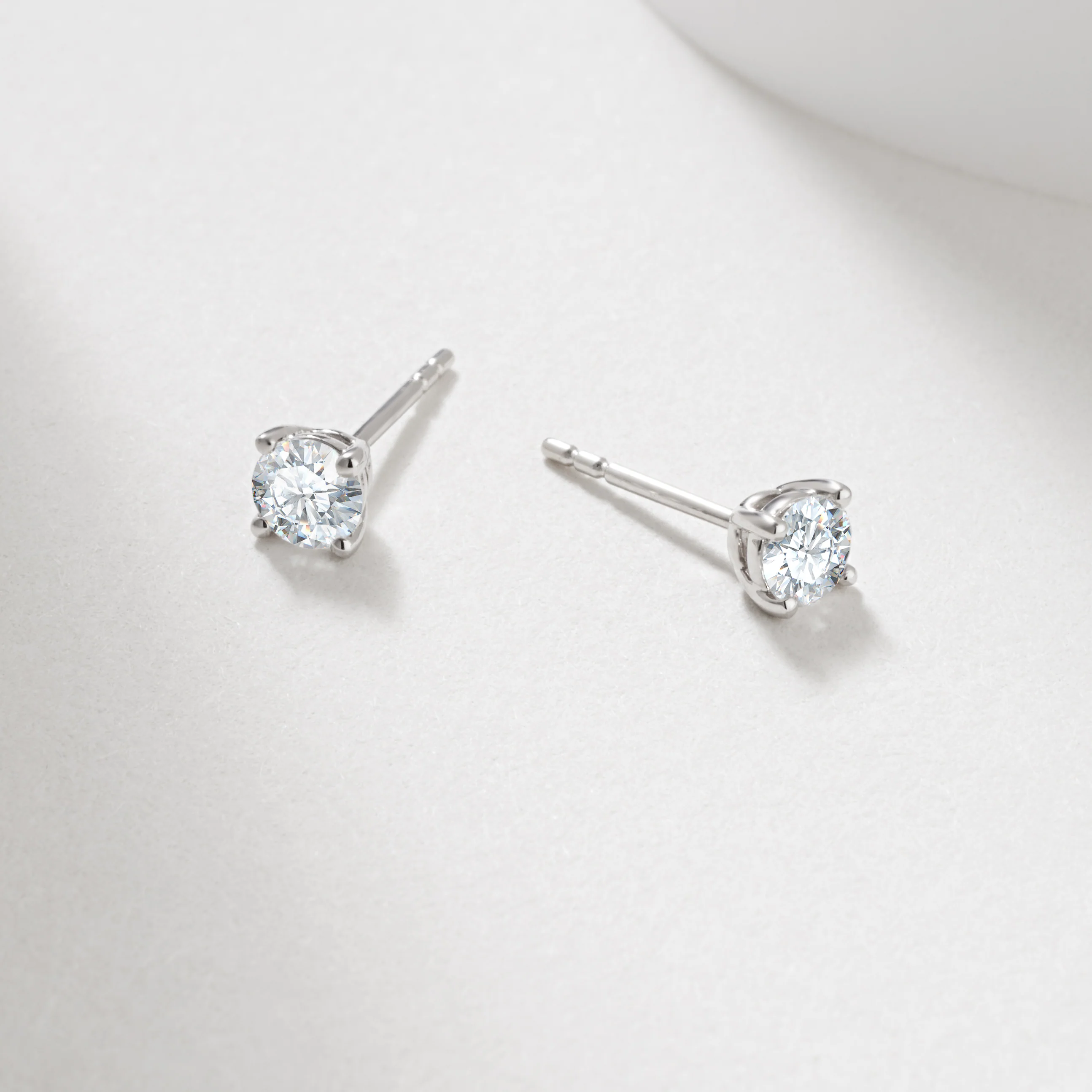 9K Yellow Gold Round Brilliant Lab Diamond Stud Earrings 0.60tdw - Image 2