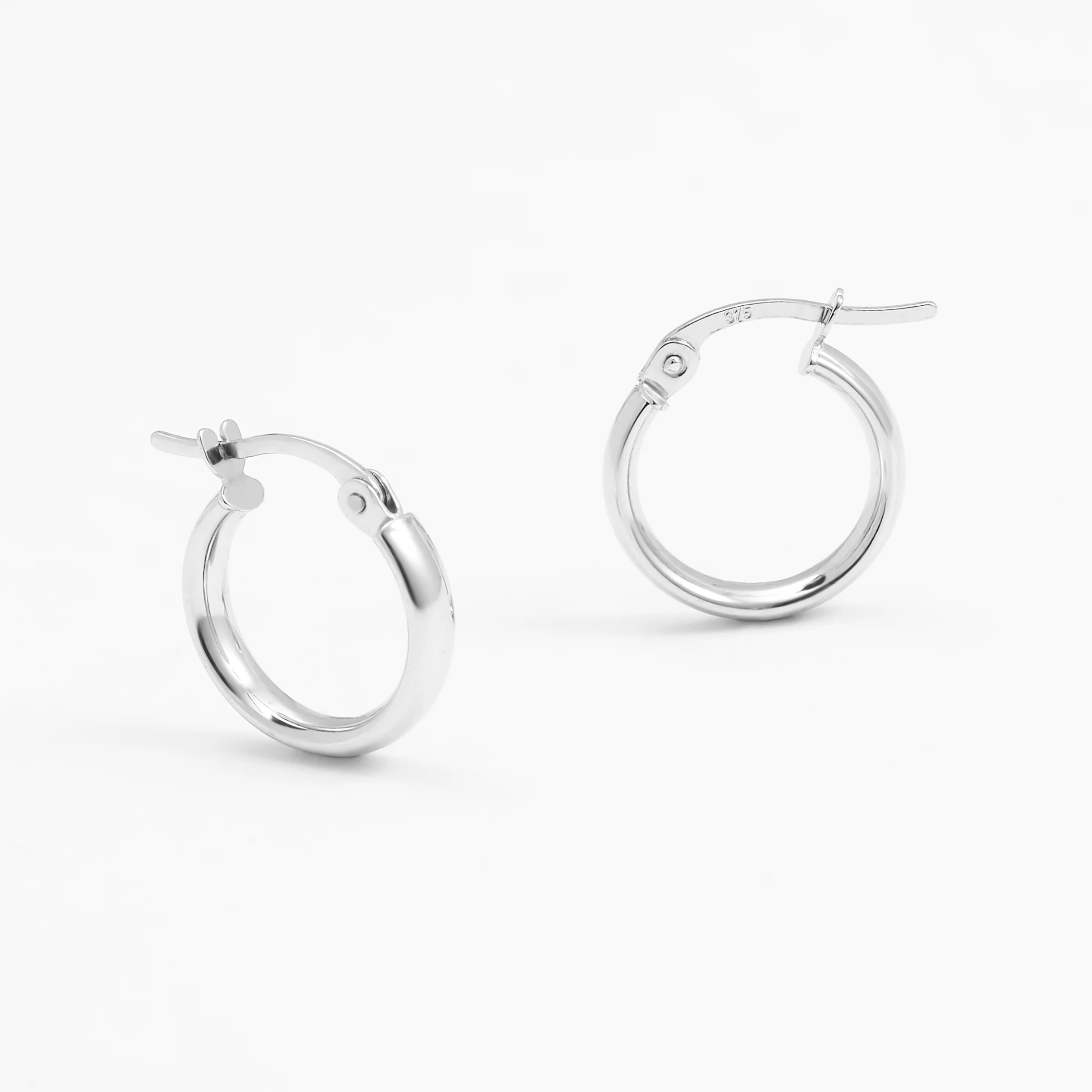 9K White Gold 13.5mm Round Hoop Earrings - Image 2