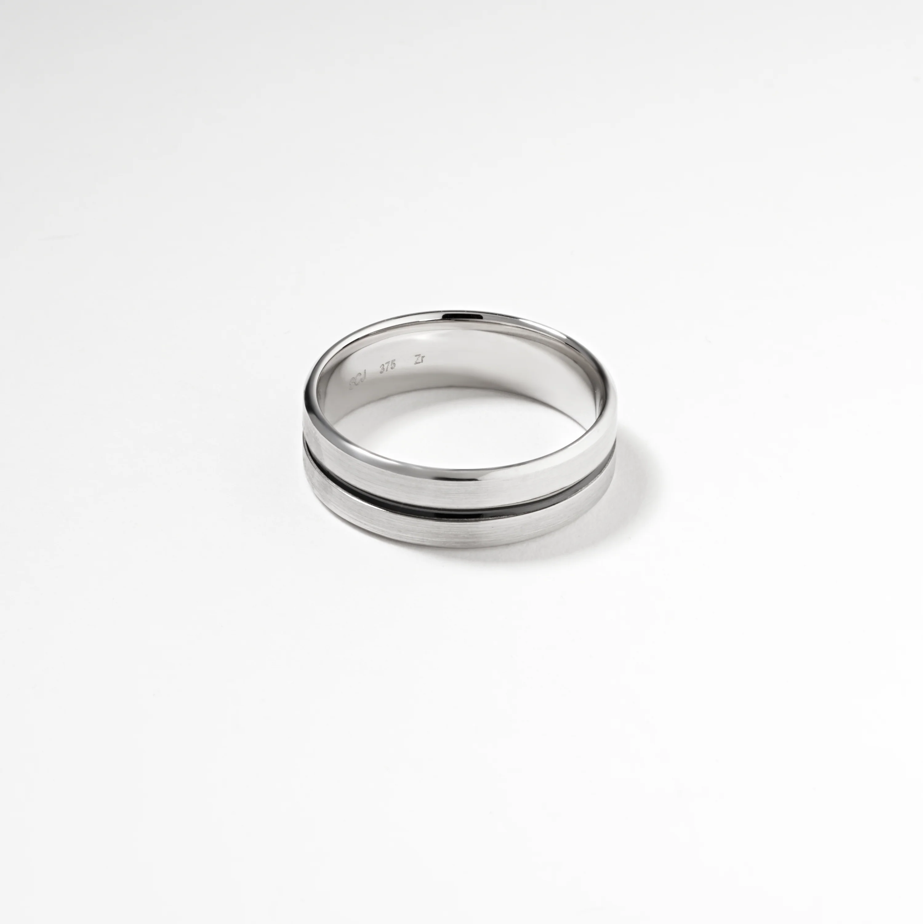 9K White Gold Brushed Finish With Black Zirconium Centre Line Band 7mm - Image 3
