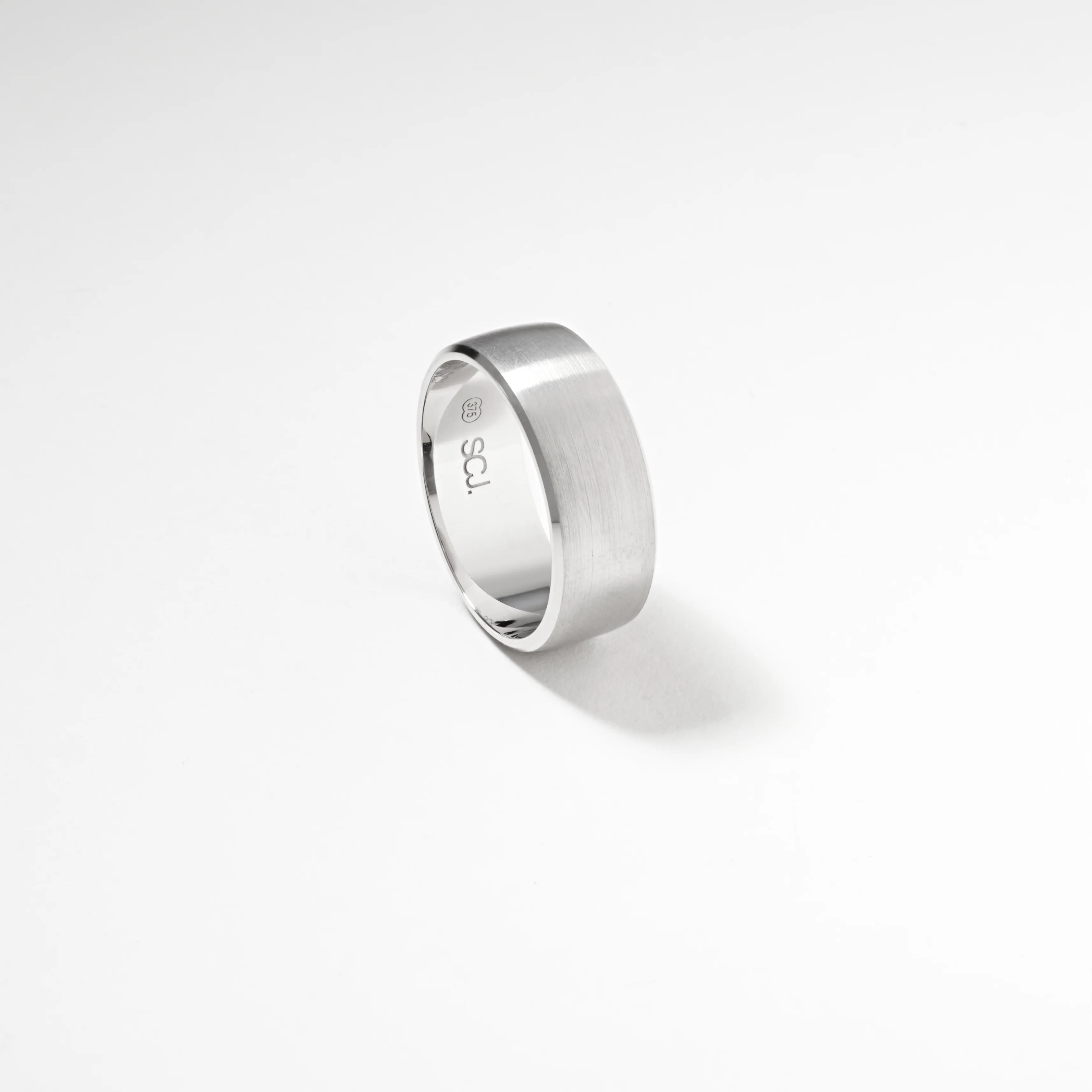 9K White Gold Half Round Bevel Edge Grain Finish Band Ring 8mm - Image 3