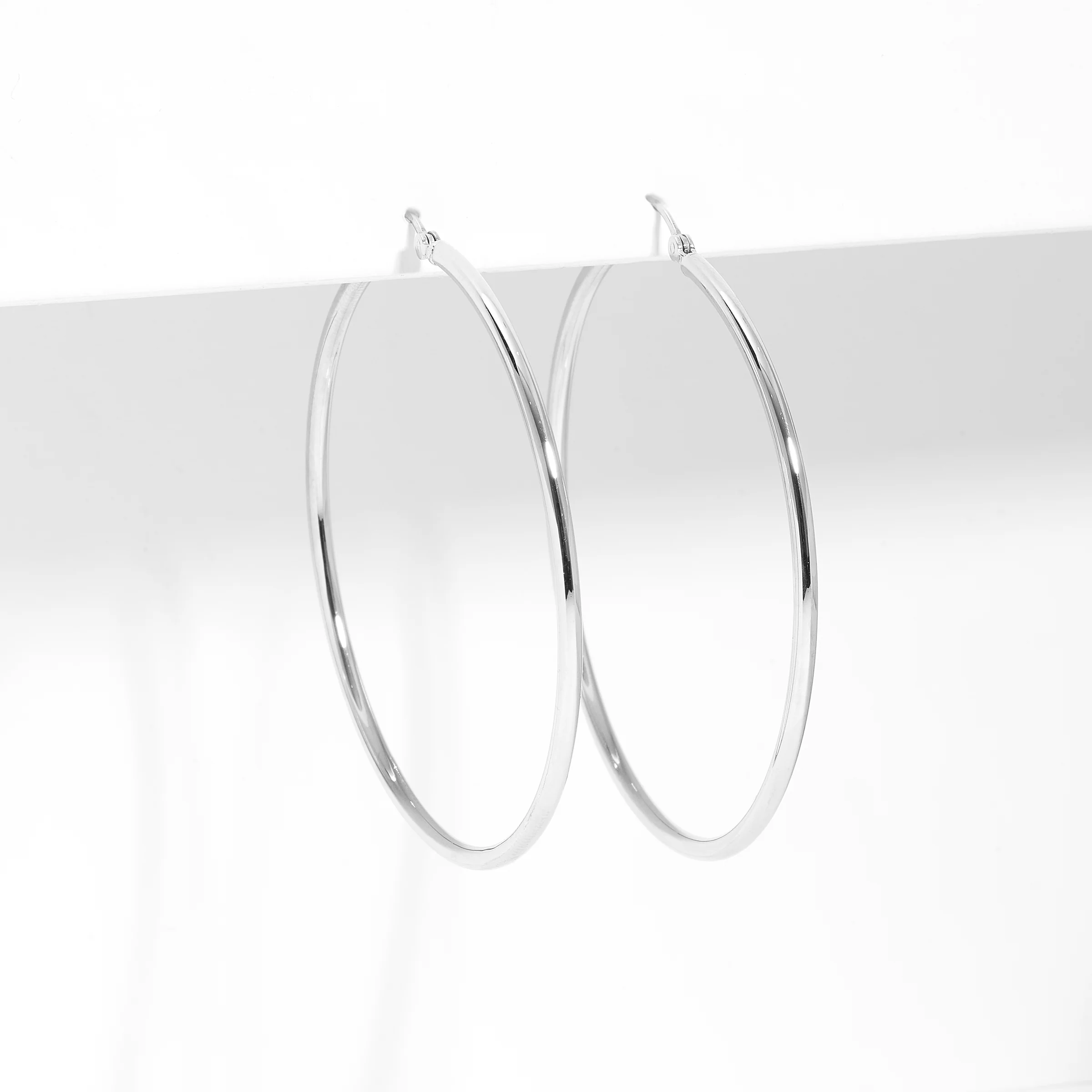 9K White Gold Polished Round Hoop Earrings 45mm - Image 2