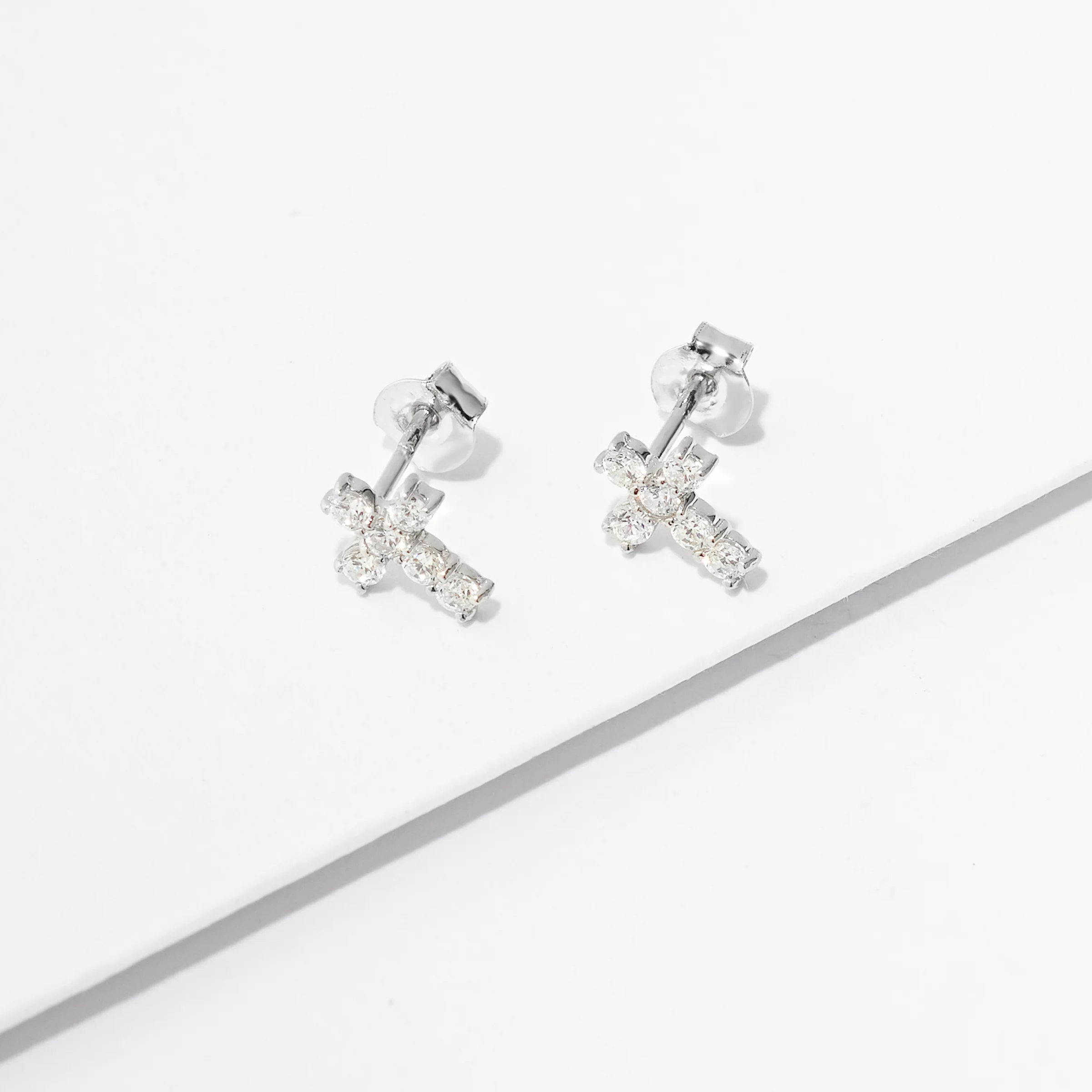 9K White Gold Zirconia Cross Stud Earrings - Image 2