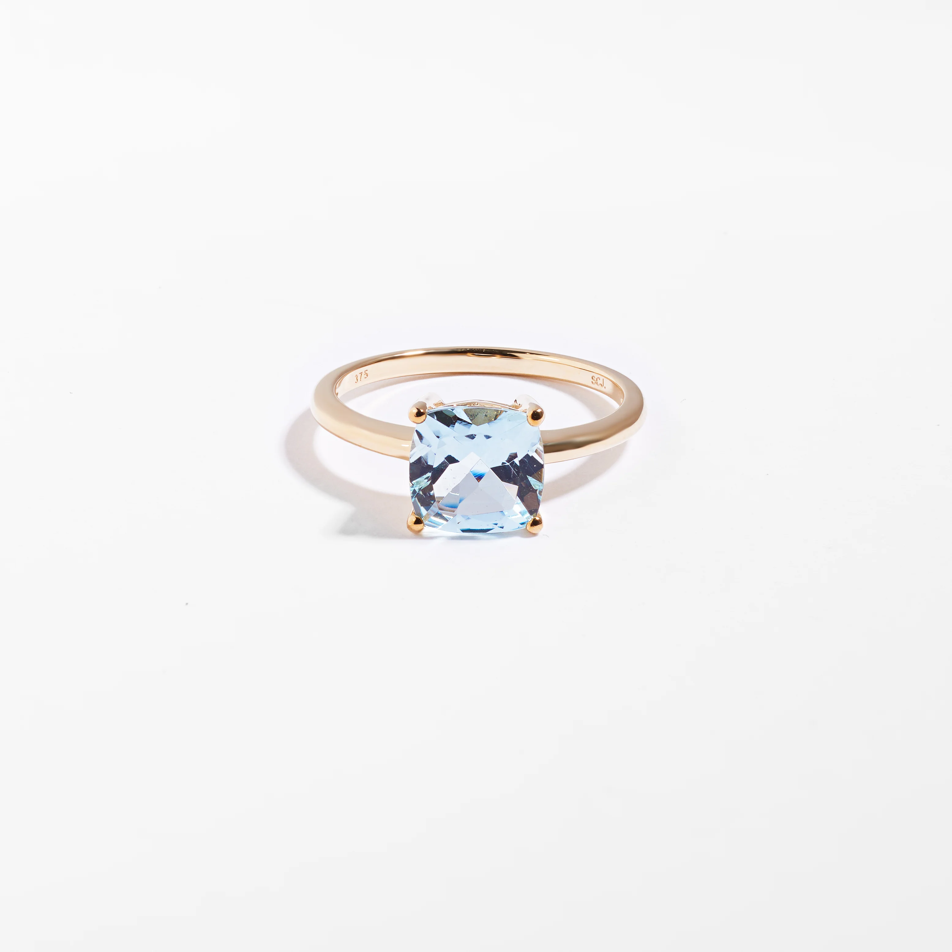9K Yellow Gold Aquamarine March Birthstone ring - Image 3