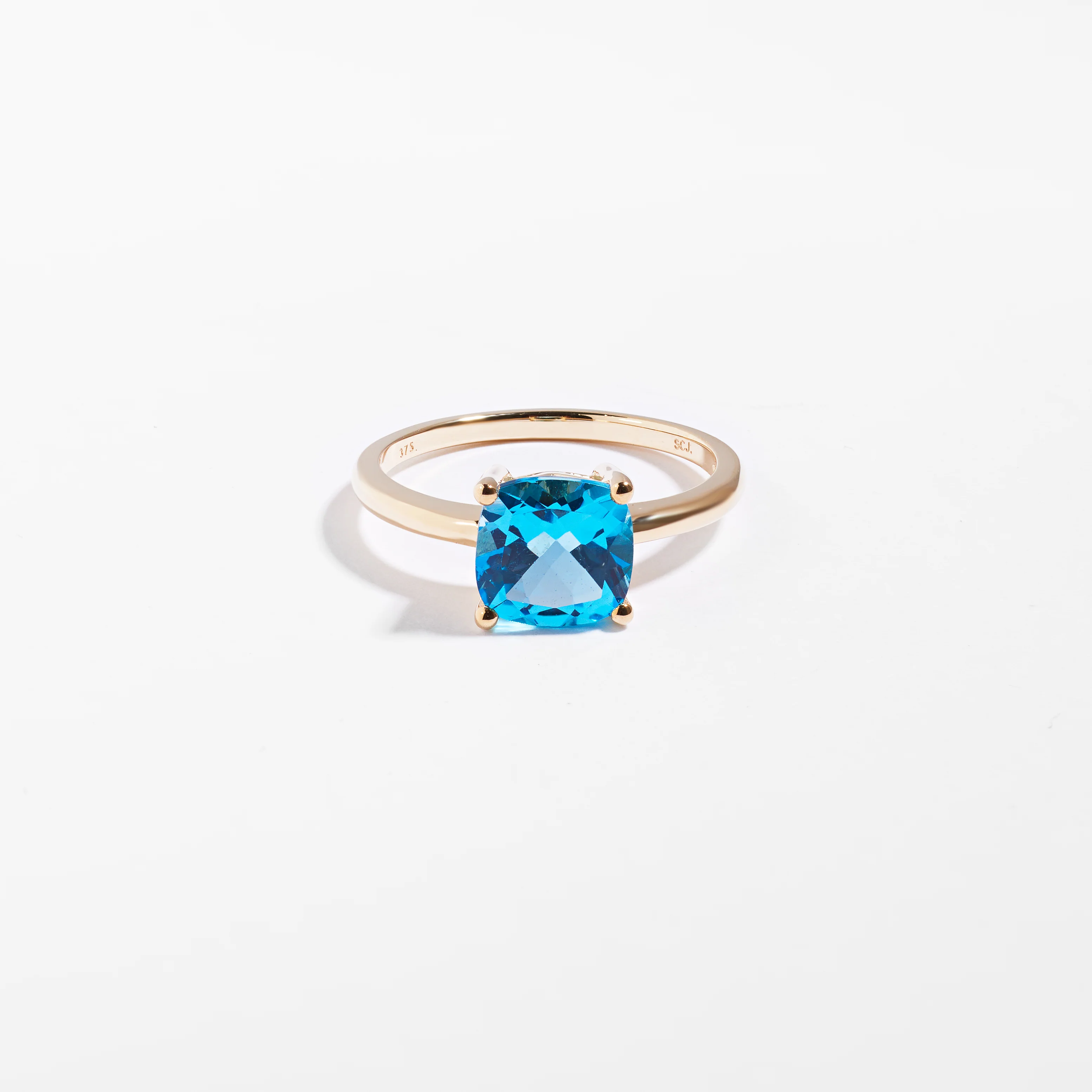 9K Yellow Gold Blue Topaz December Birthstone Ring - Image 3