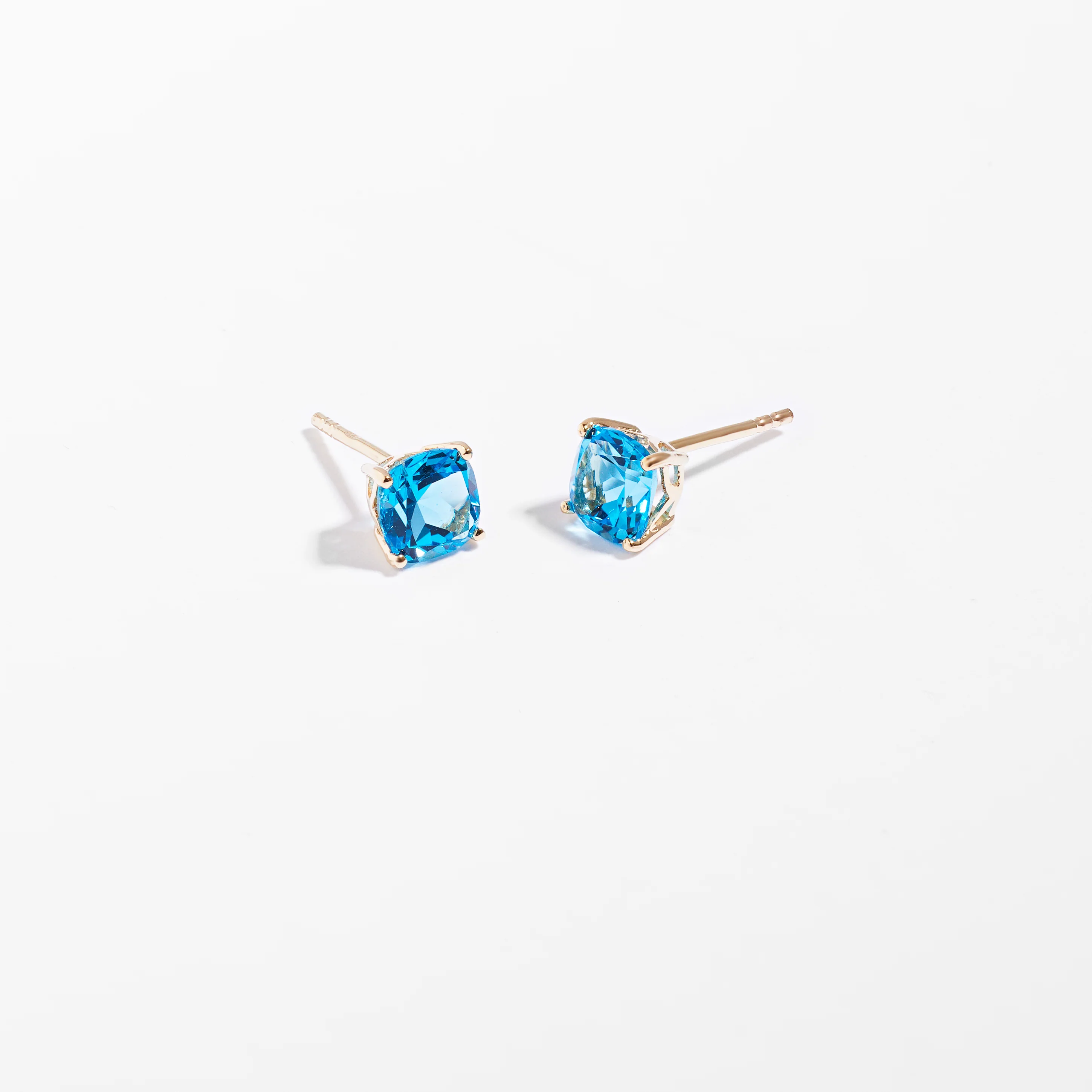 9K Yellow Gold Blue Topaz December Birthstone Stud Earrings - Image 3