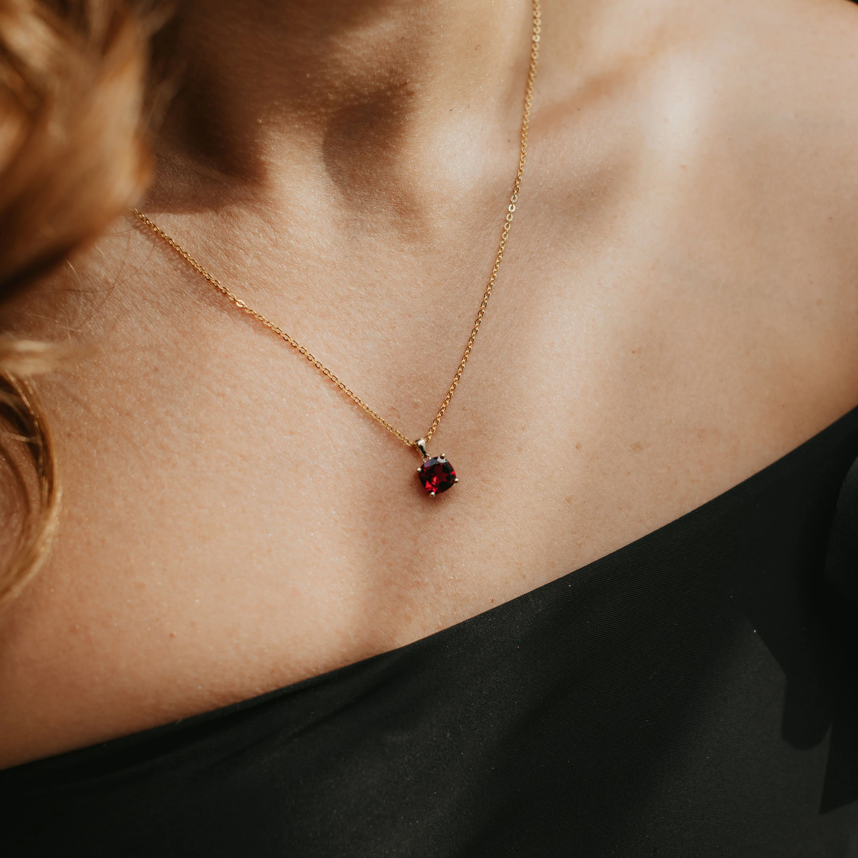 9K Yellow Gold Garnet January Birthstone Pendant - Image 2
