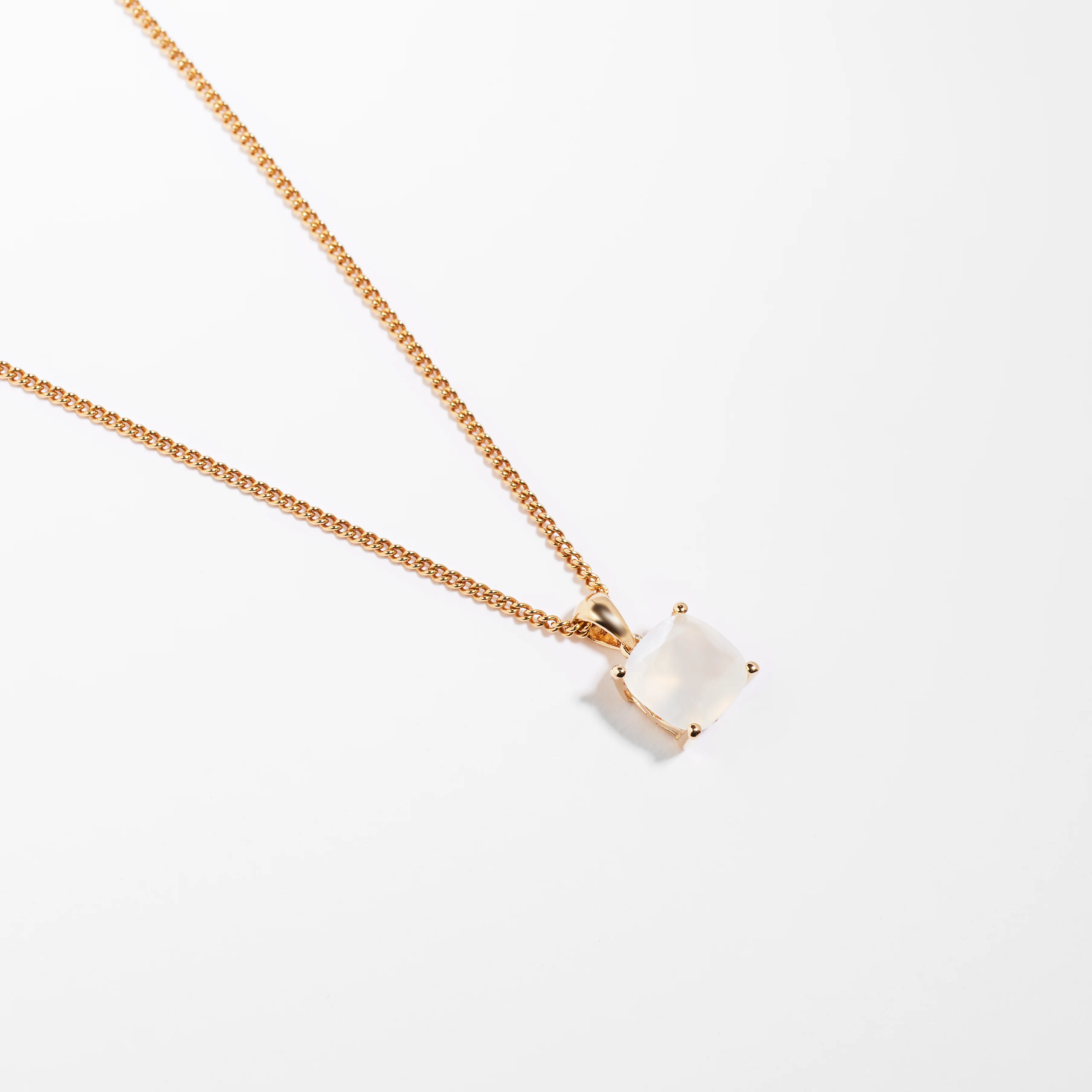 9K Yellow Gold Moonstone June Birthstone Pendant - Image 3