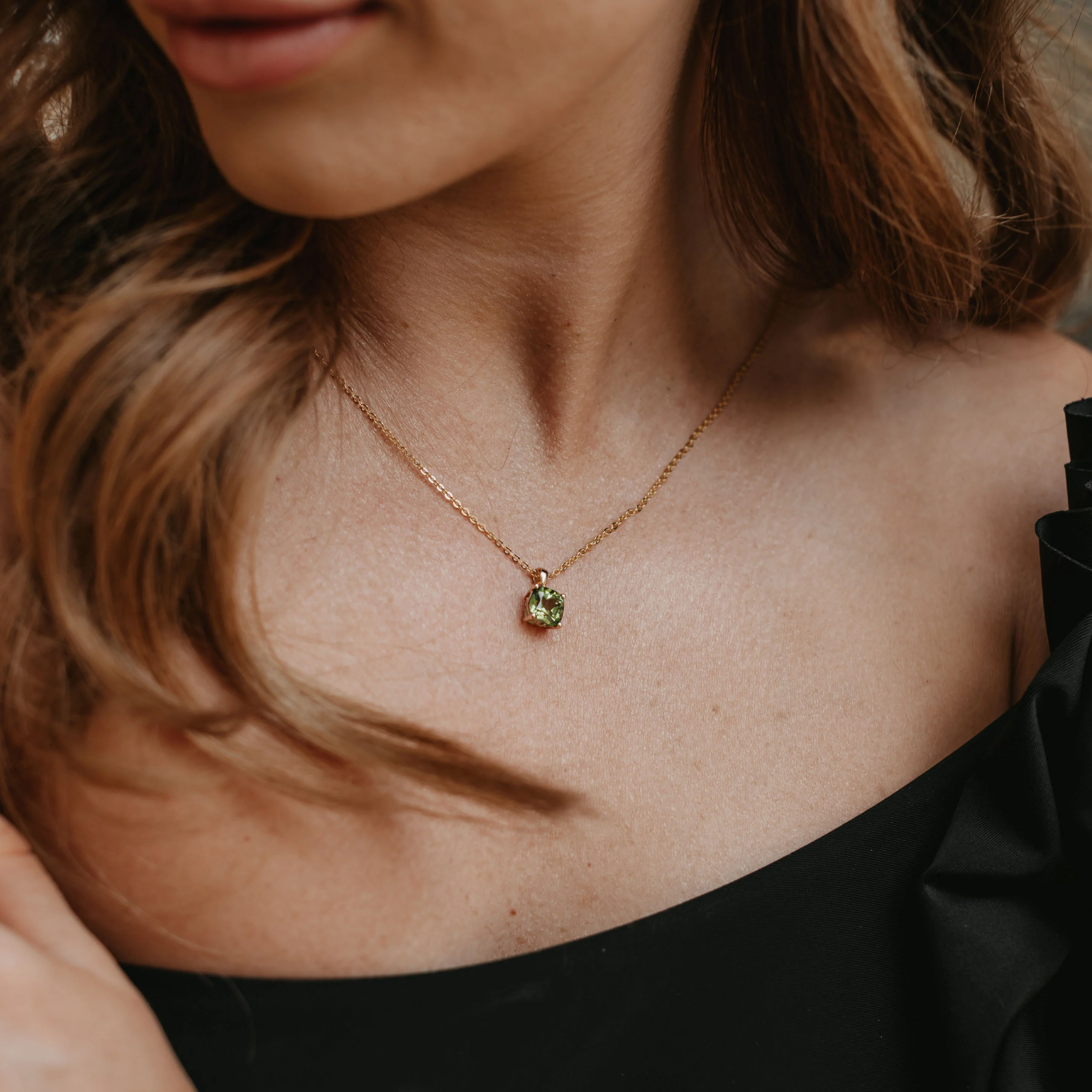9K Yellow Gold Peridot August Birthstone Pendant - Image 2