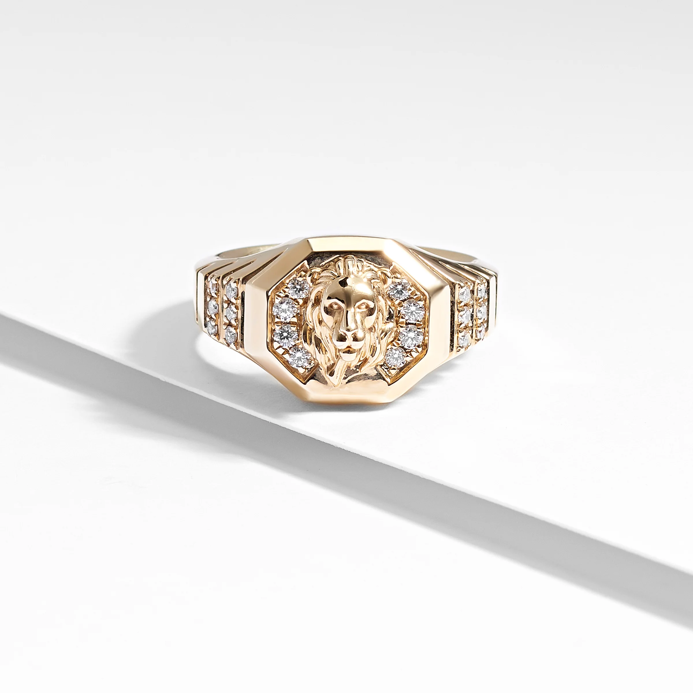 9K Yellow Gold Diamond 3D Lion Ring - Image 3