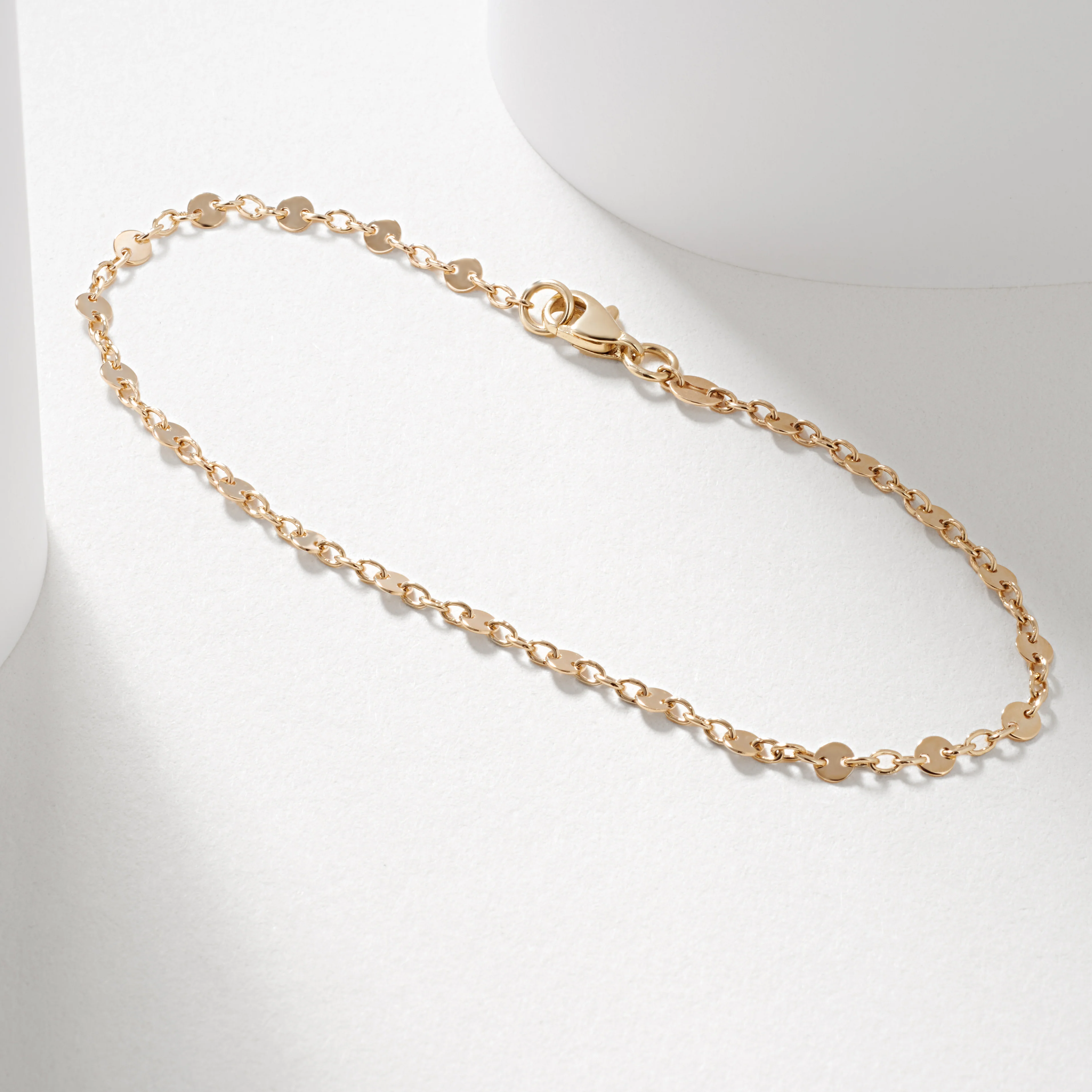 9K Yellow Gold Flat Disc Bracelet 19cm - Image 3