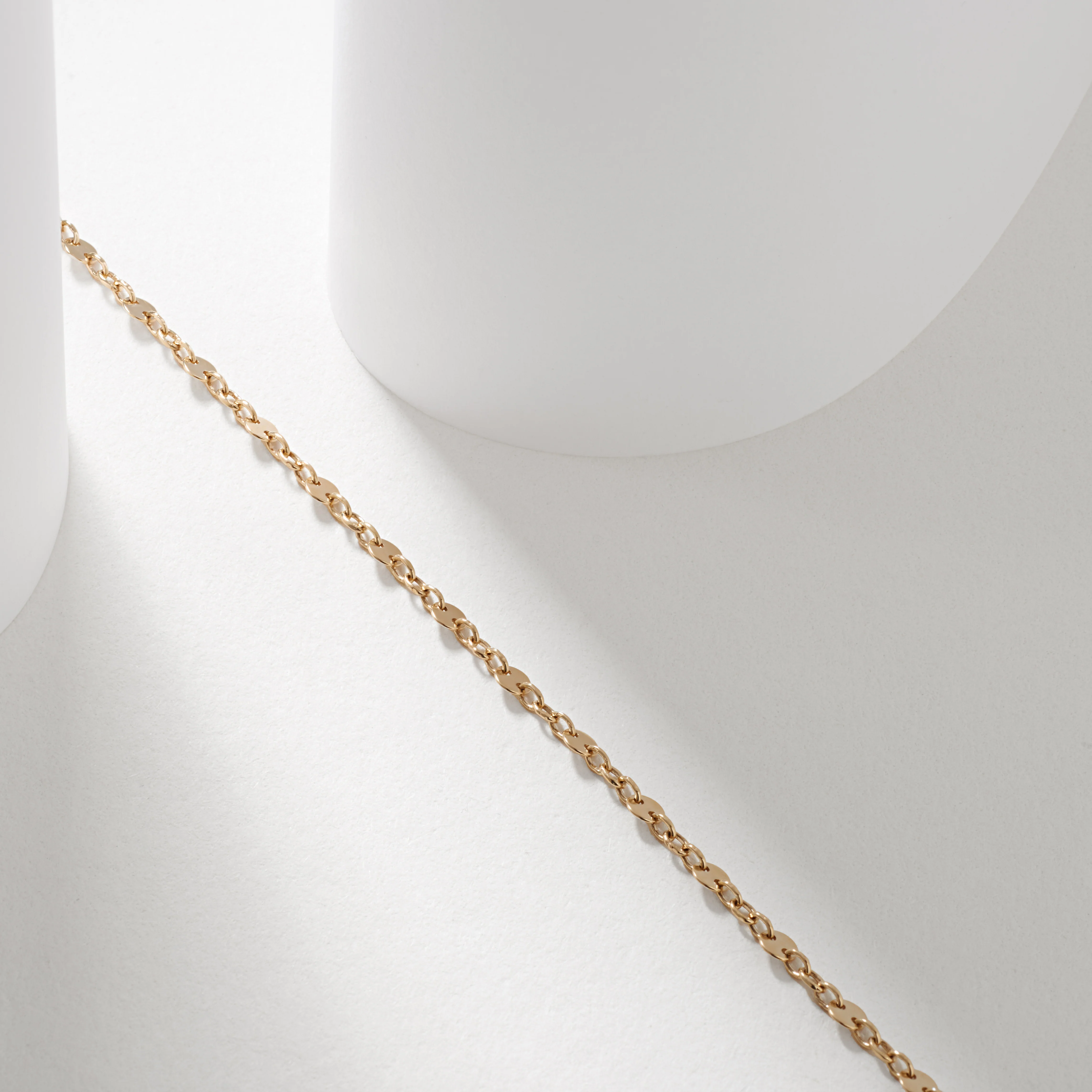 9k Yellow Gold Flat Disc Necklace 45cm - Image 3