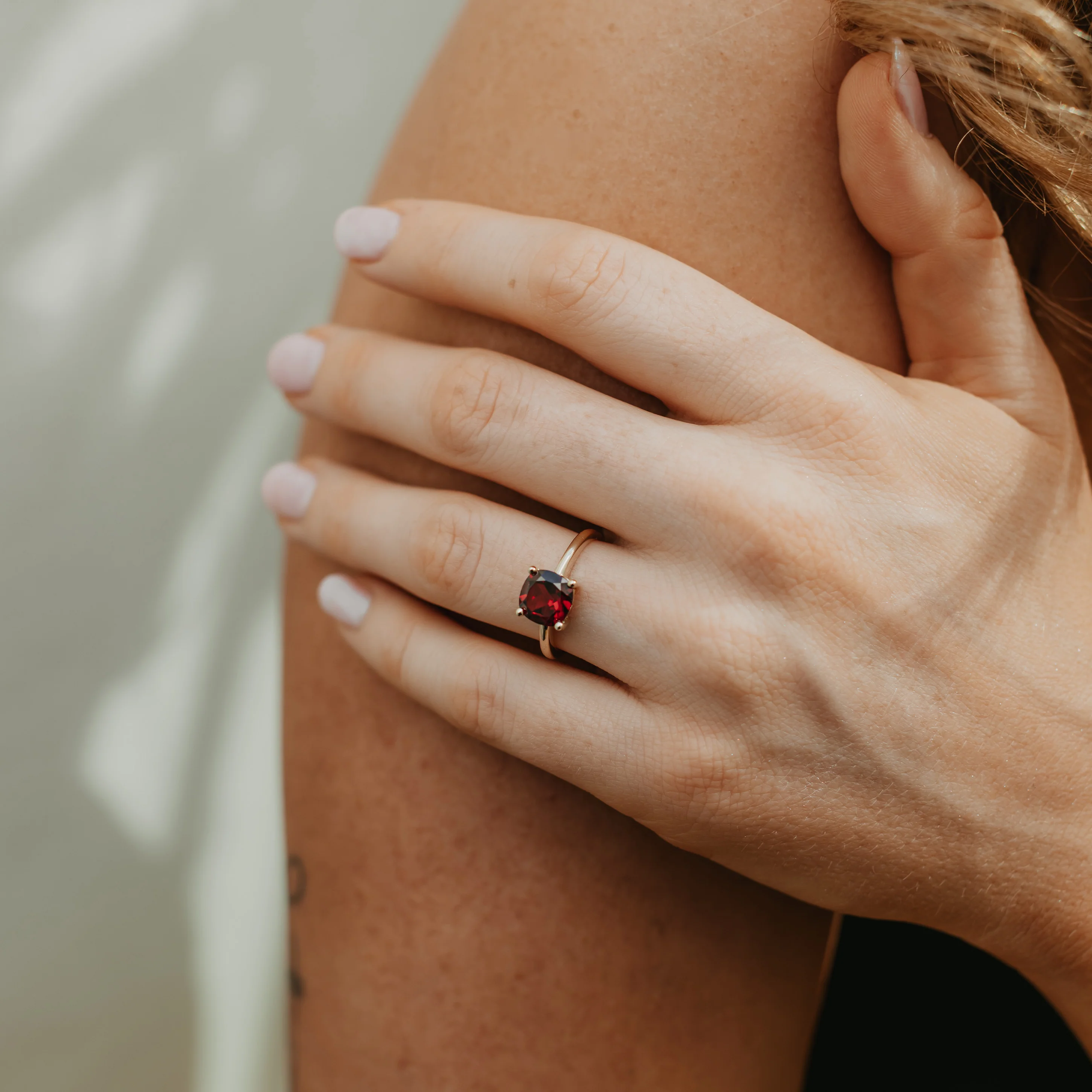 9K Yellow Gold Garnet January Birthstone Ring - Image 2