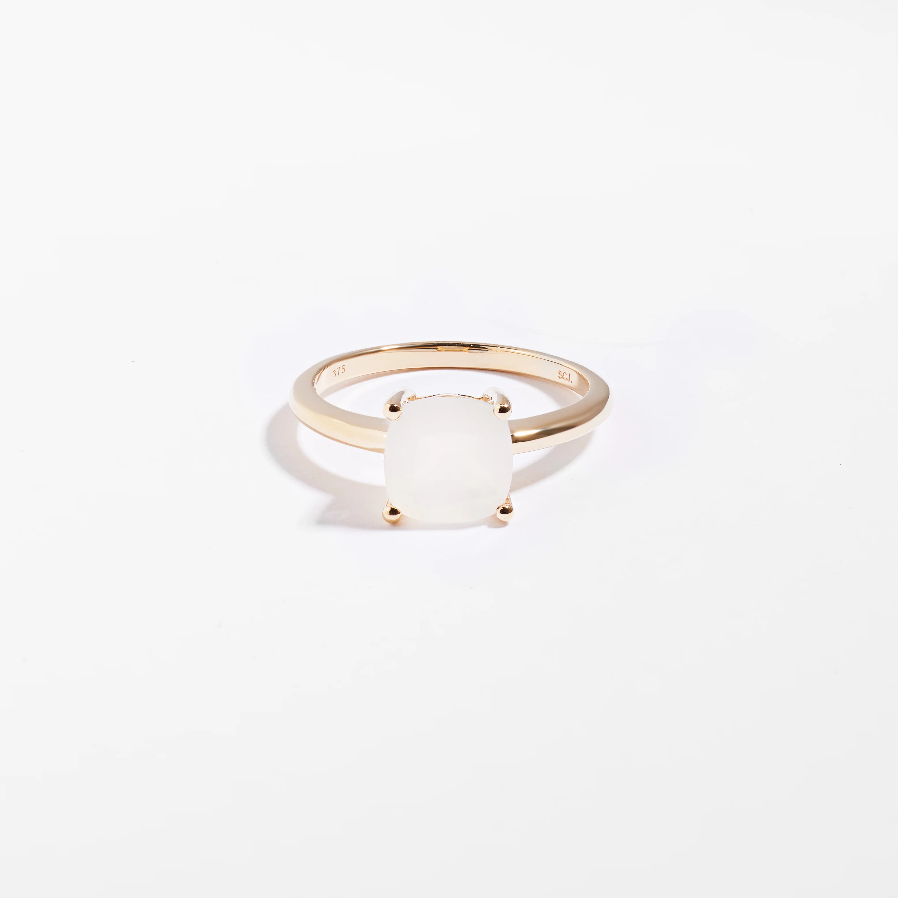 9K Yellow Gold Moonstone June Birthstone Ring - Image 3
