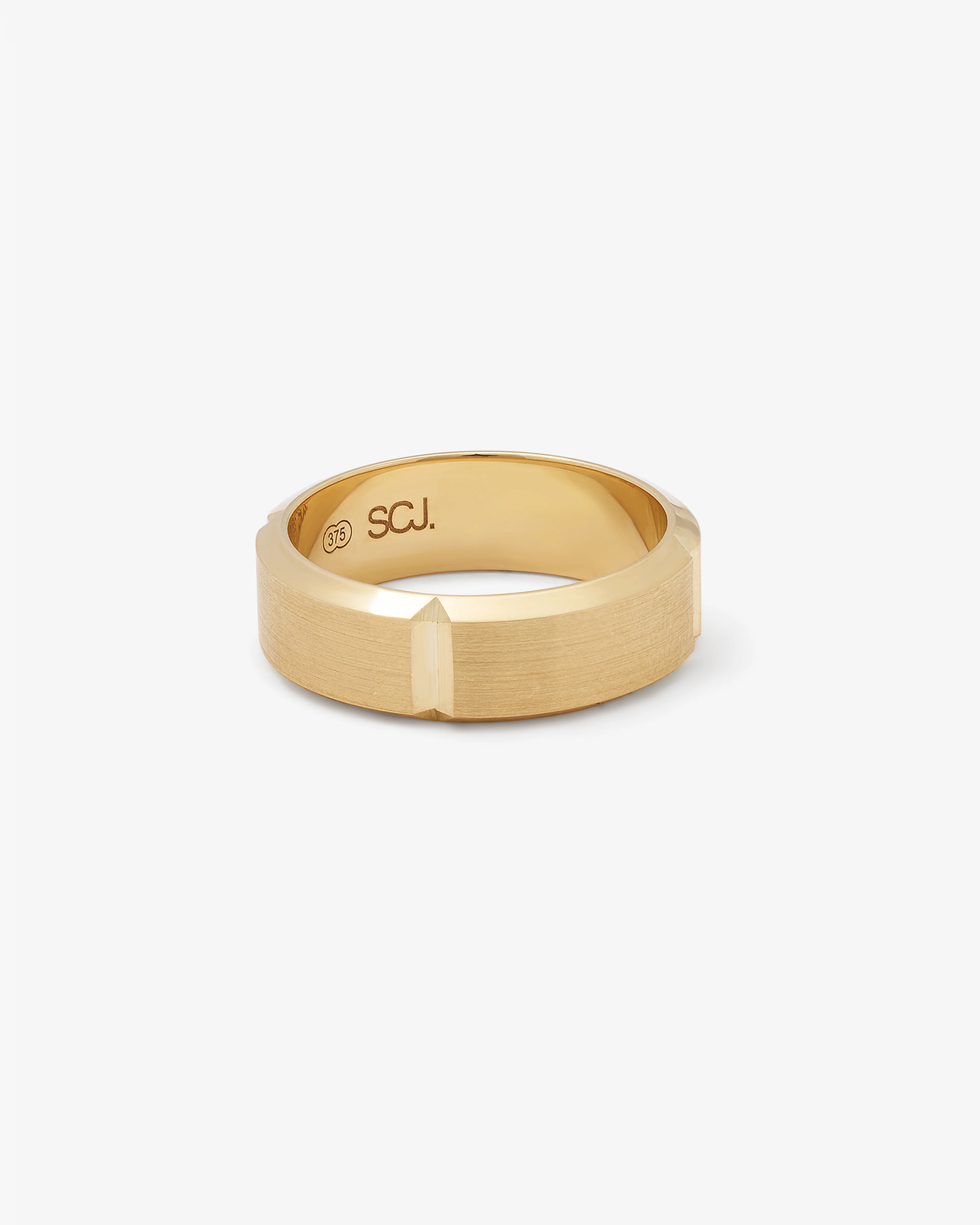 9K Yellow Gold Faceted Brushed Centre And Polished Edge Band 7mm - Image 3