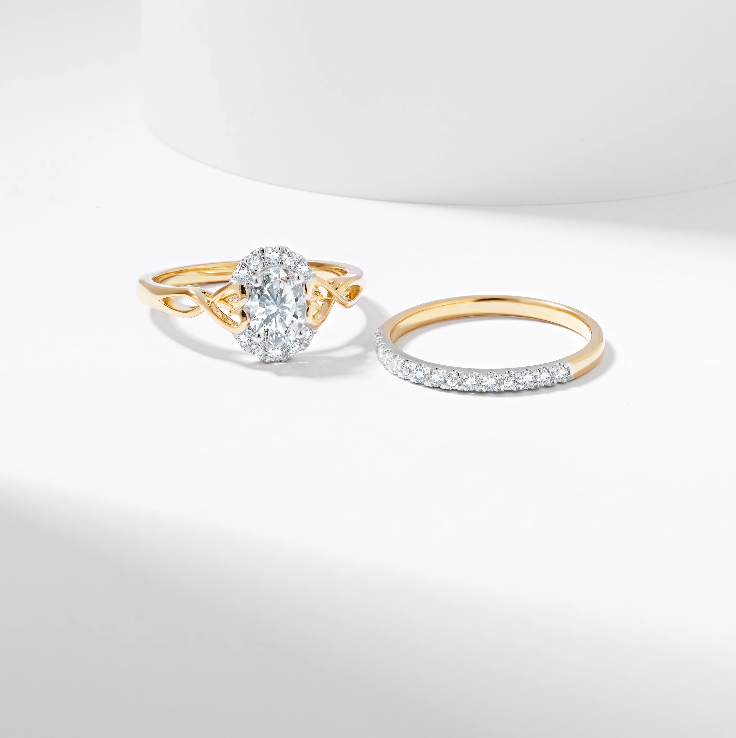18k Rose Gold Oval Diamond Bridal Set 1.1tdw - Image 9