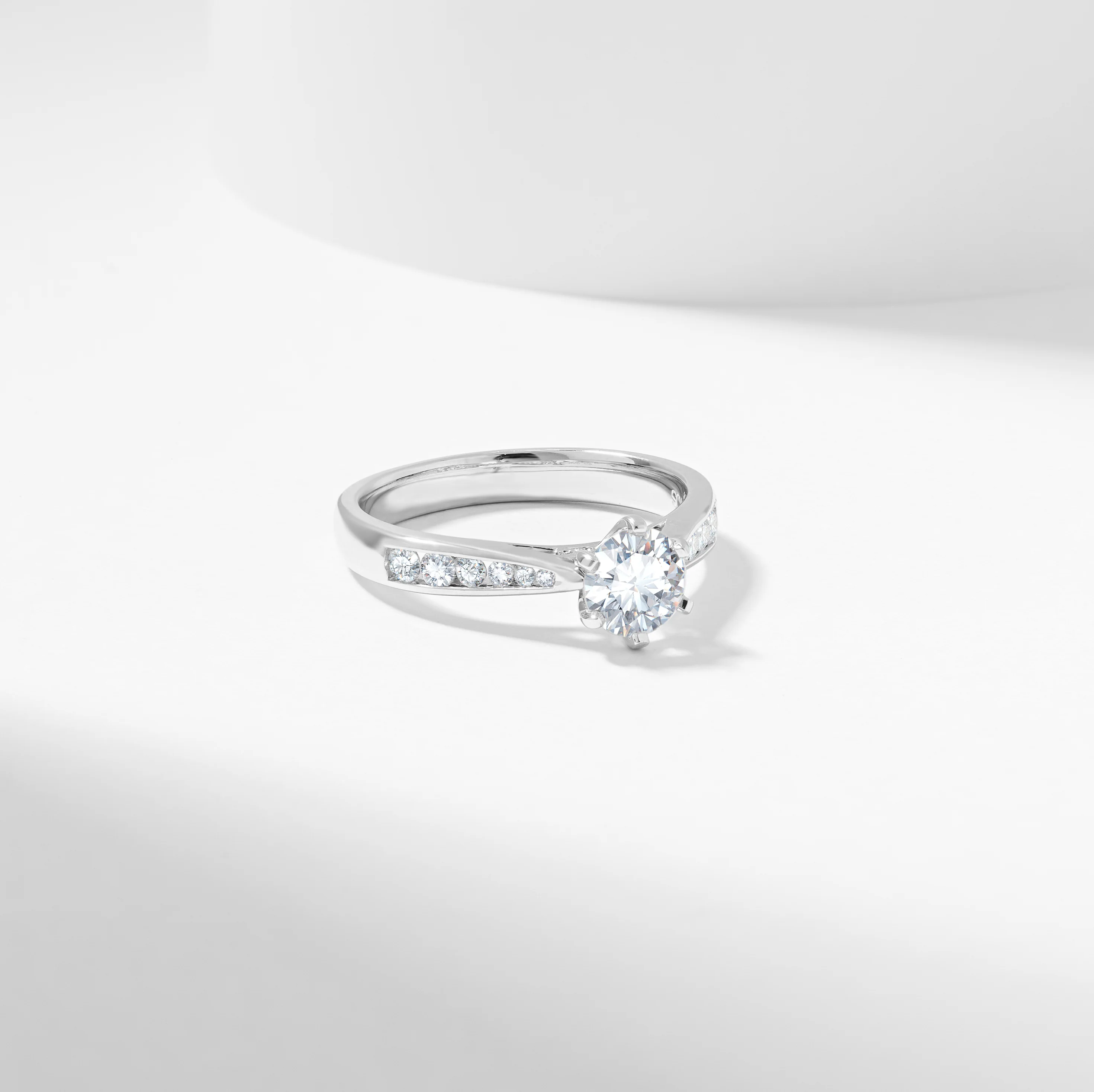 Round Brilliant Diamond Solitaire With Shoulder Accents Engagement Ring 1.0tdw 0.8ct - Image 5