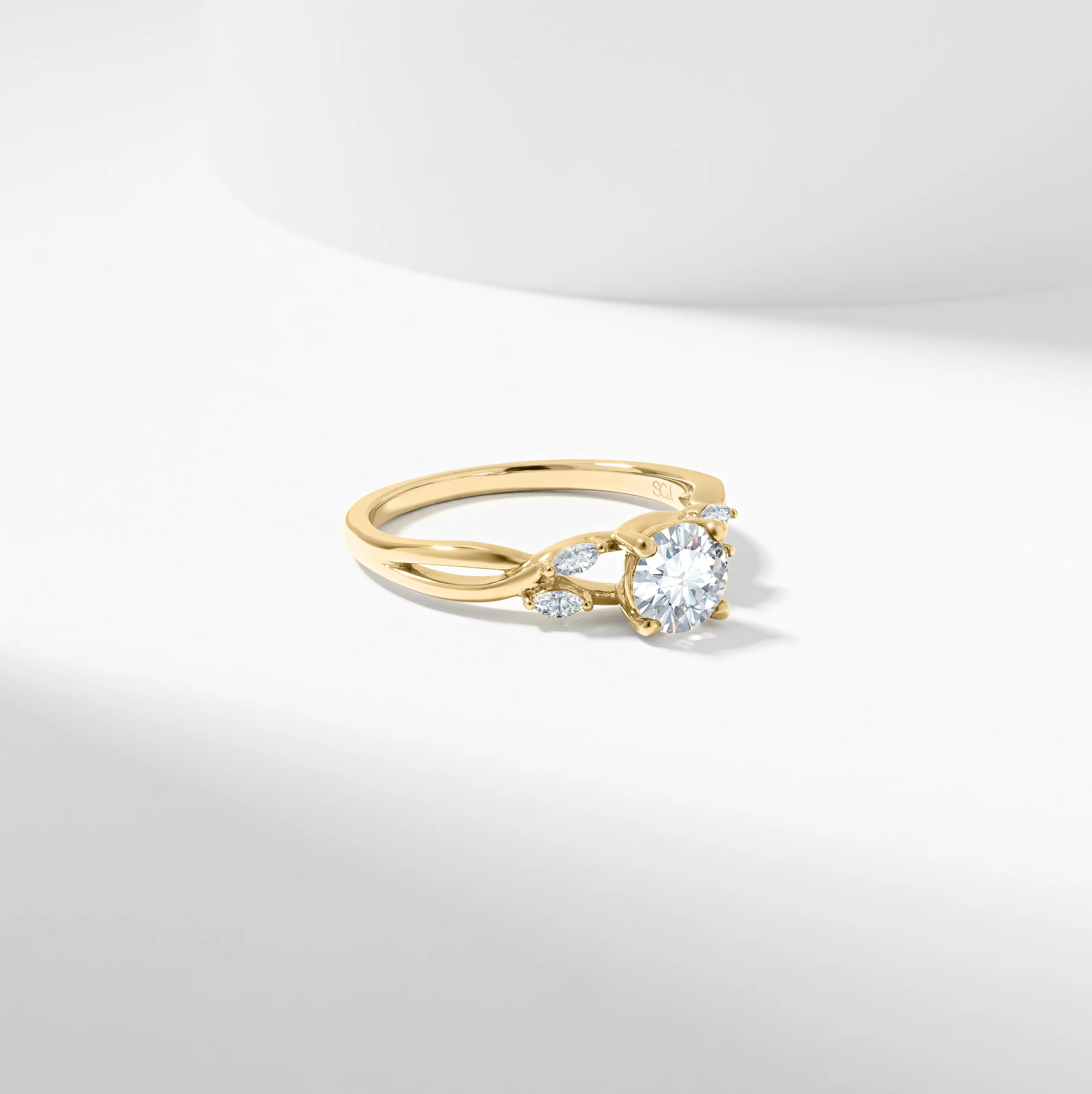 Round Brilliant Diamond Solitaire with Marquise Shoulder Accents Engagement Ring 1.0tdw - Image 5