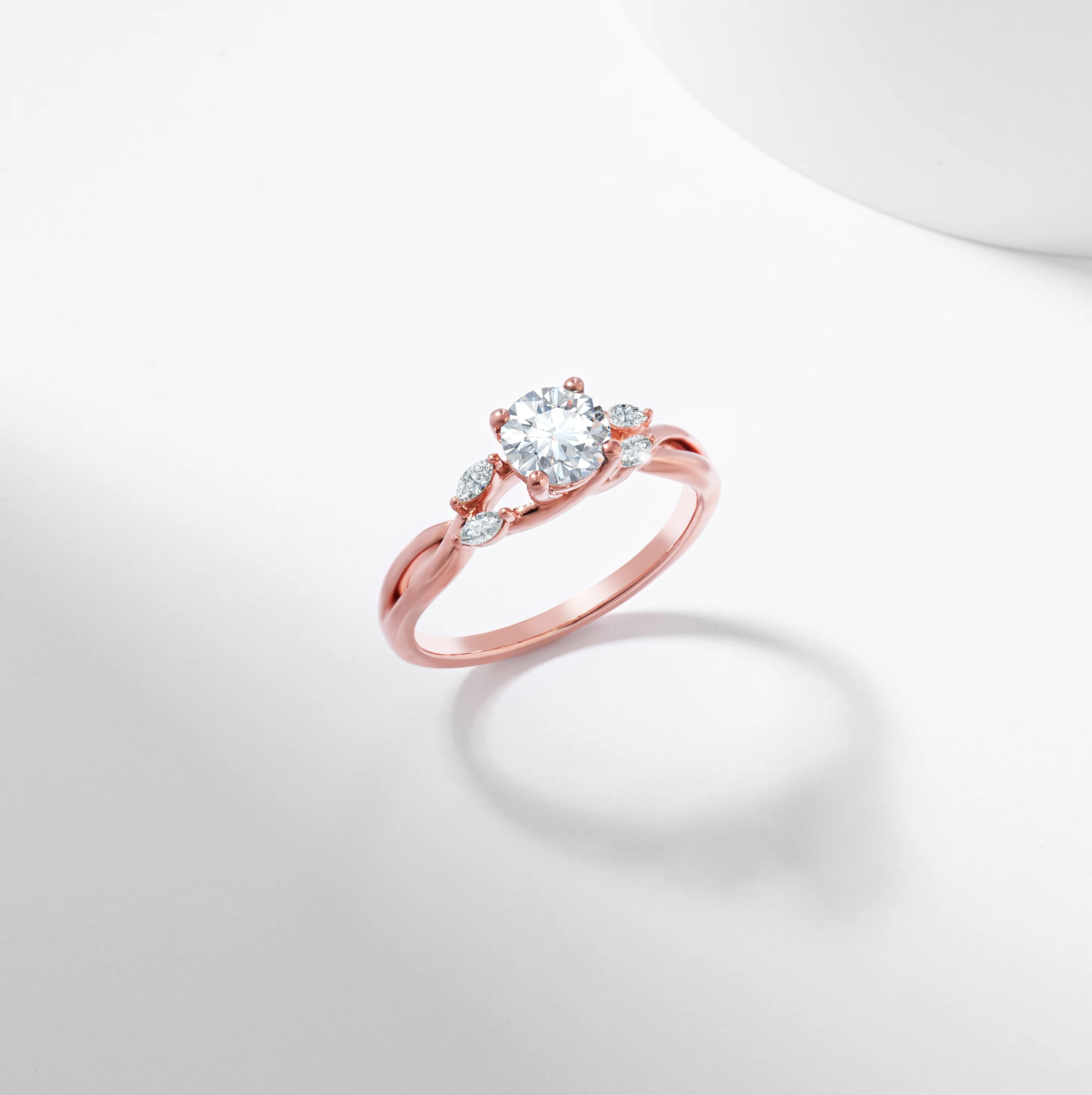 Round Brilliant Diamond Solitaire with Marquise Shoulder Accents Engagement Ring 1.0tdw - Image 7
