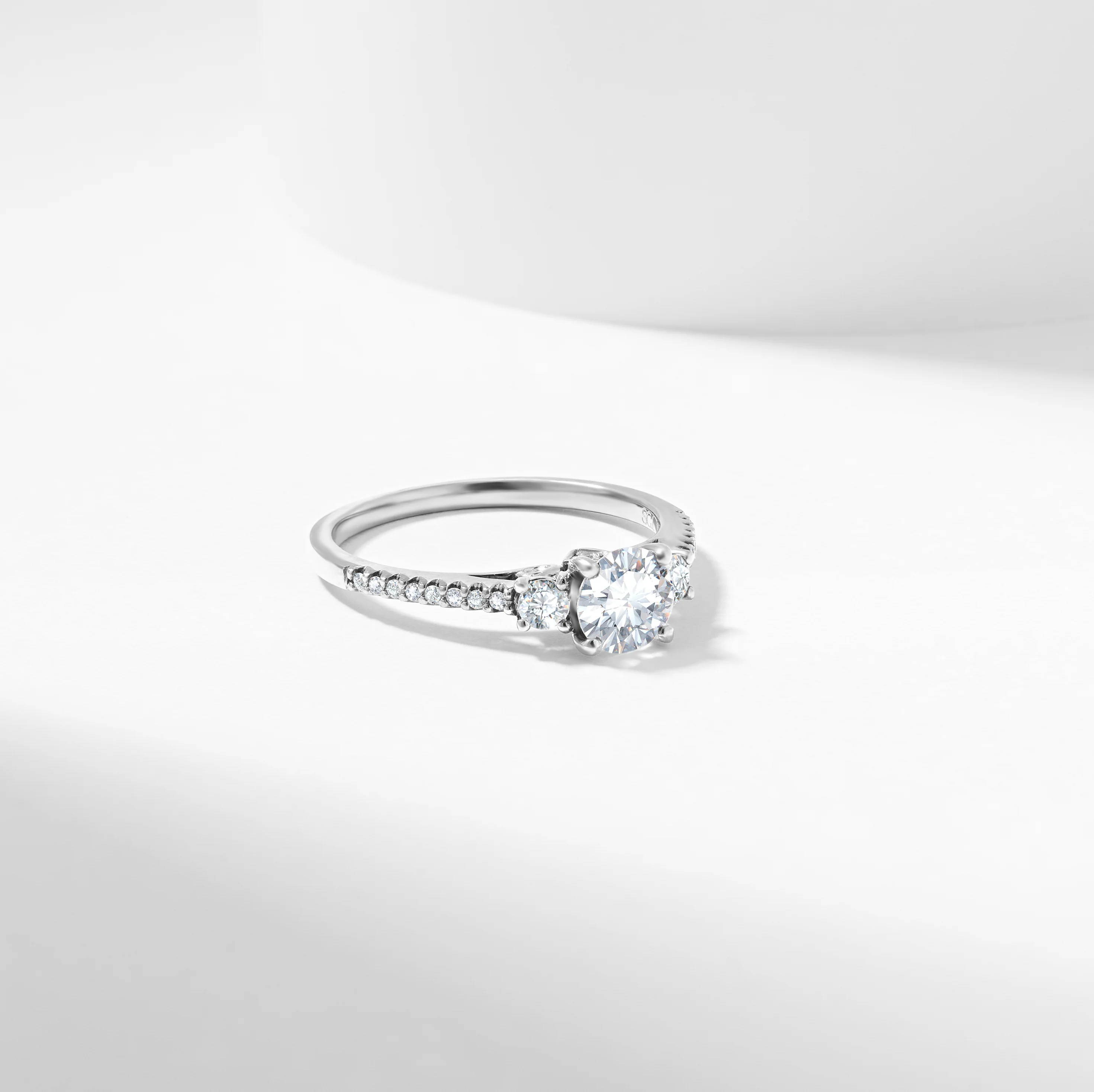 Round Brilliant Lab Grown Diamond Trilogy Engagement Ring 1.0tdw - Image 5