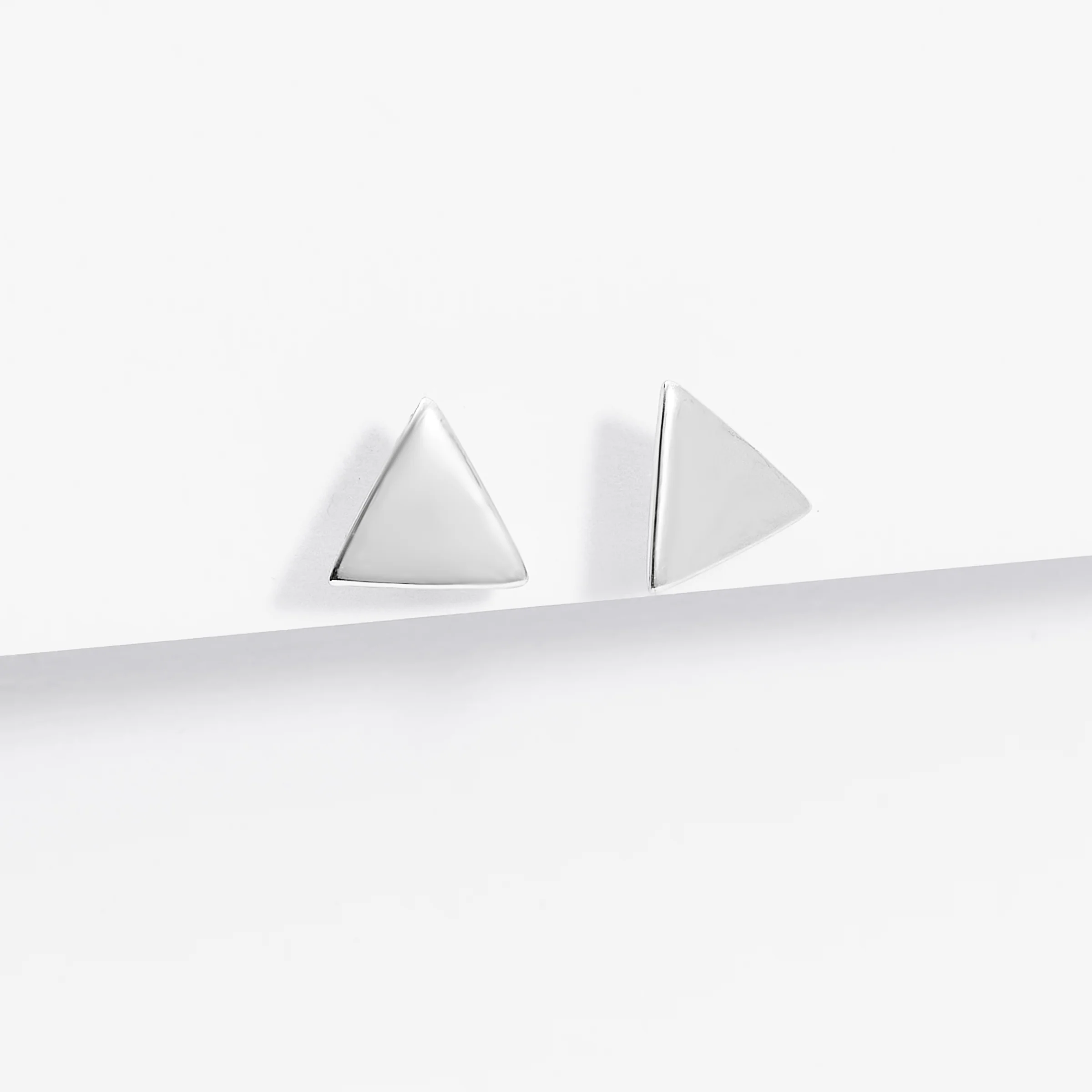 Sterling Silver Flat Triangle Disc Stud Earrings 7mm - Image 2