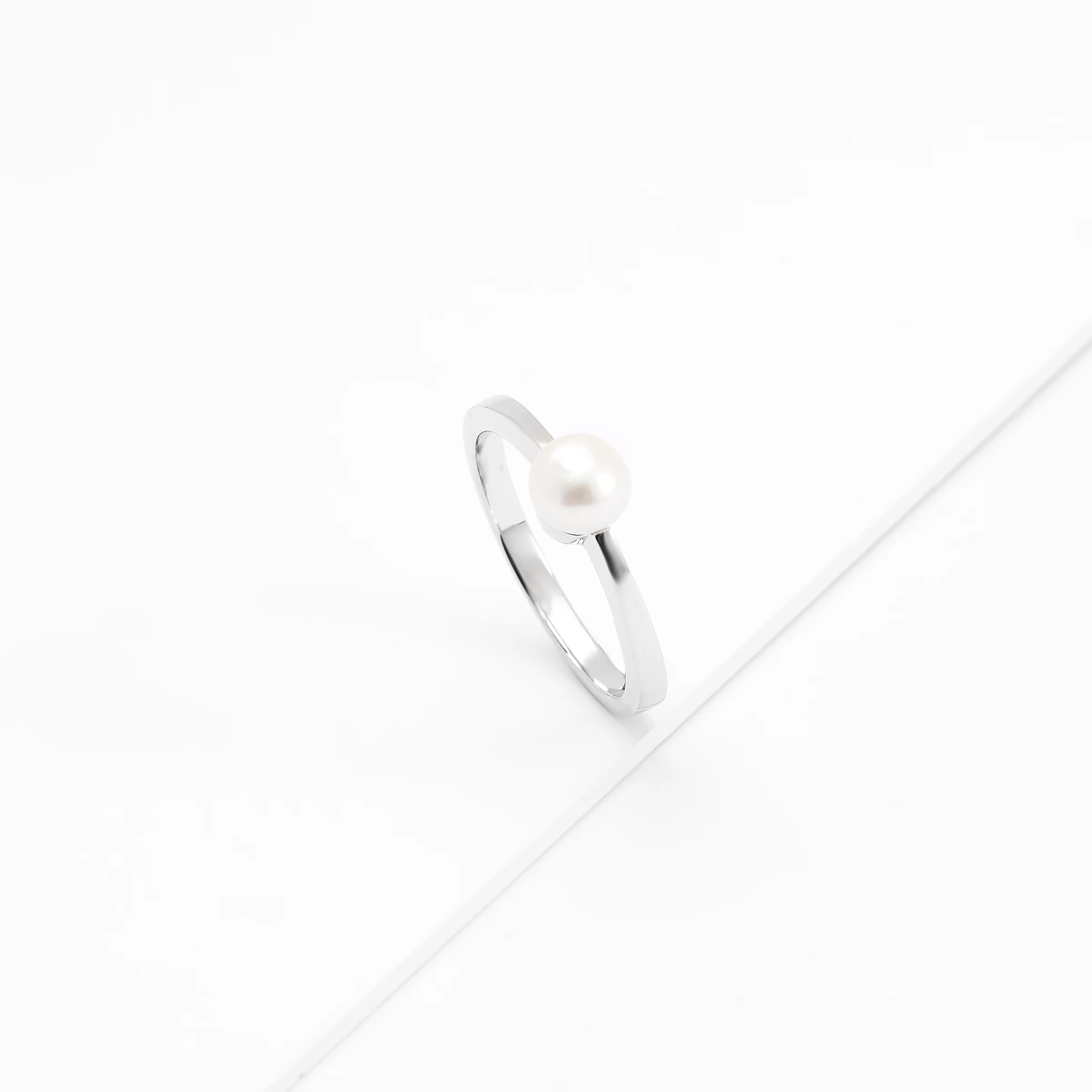 Sterling Silver Freshwater Pearl Ring - Image 2