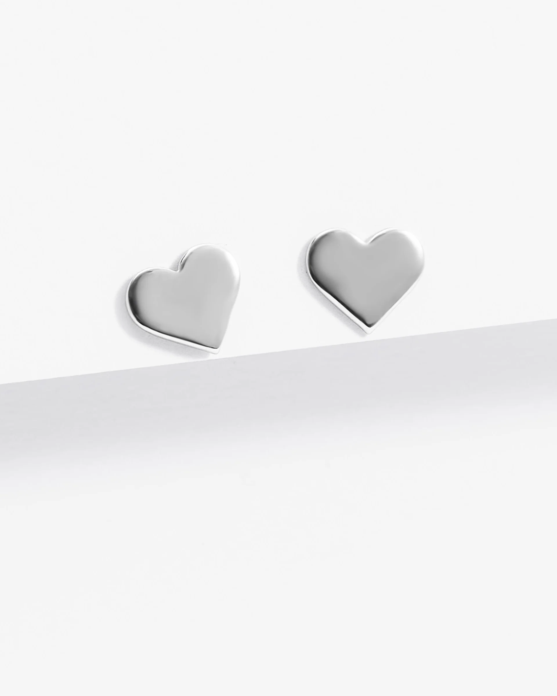 Sterling Silver Plain Heart Disc Stud Earrings 7mm - Image 2